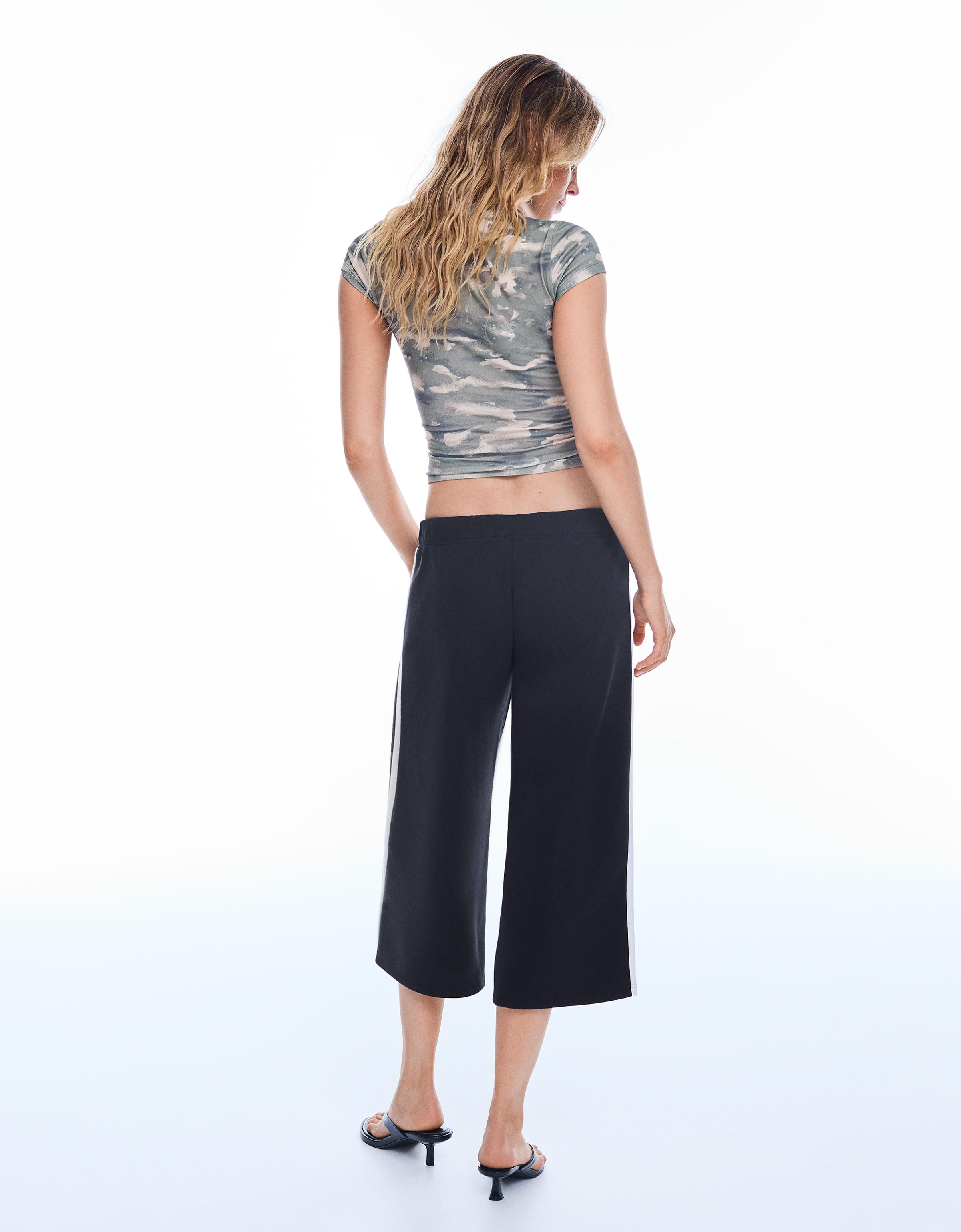 Plush capris with side stripe — Navy
