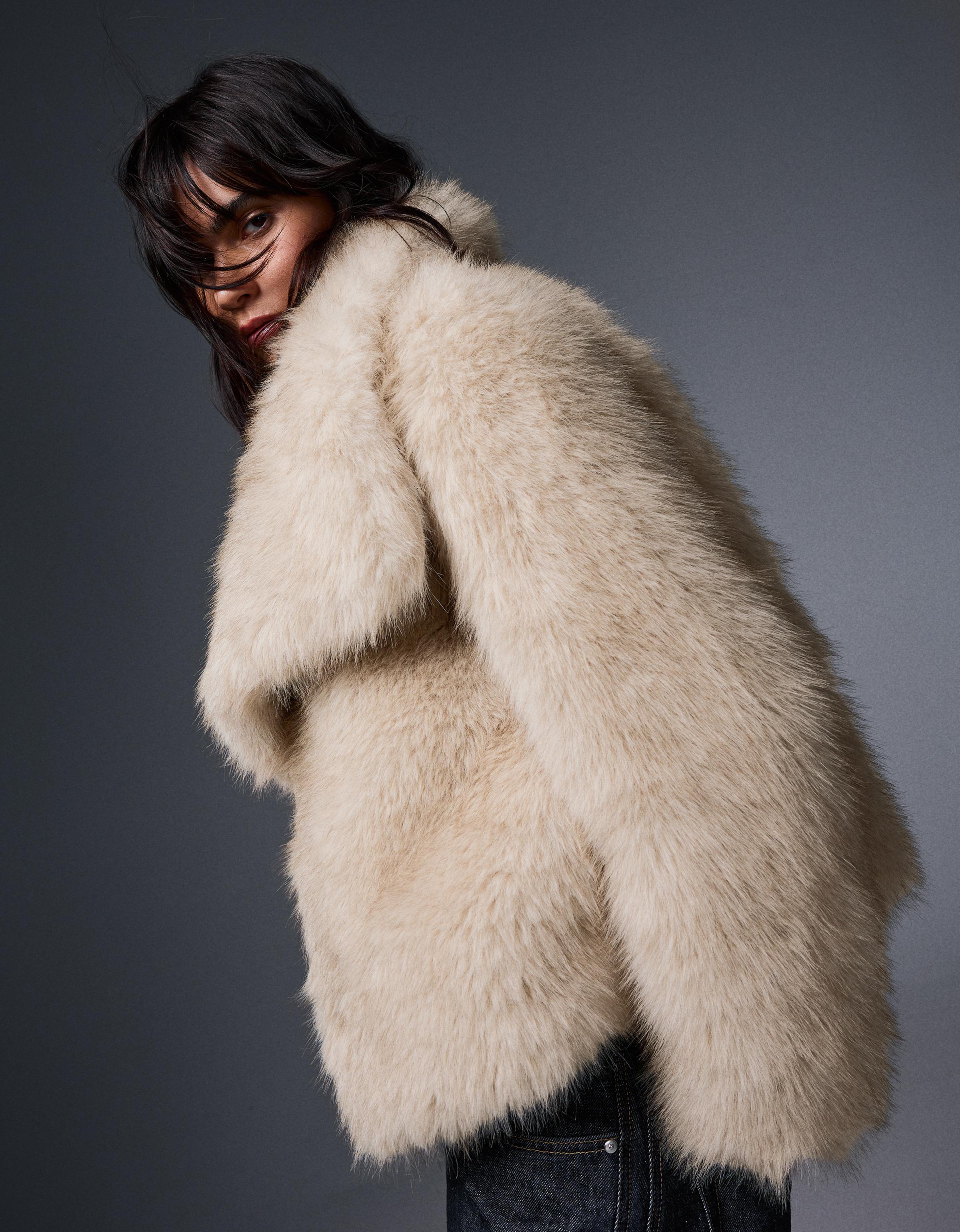 Furry jacket with lapel — Cream