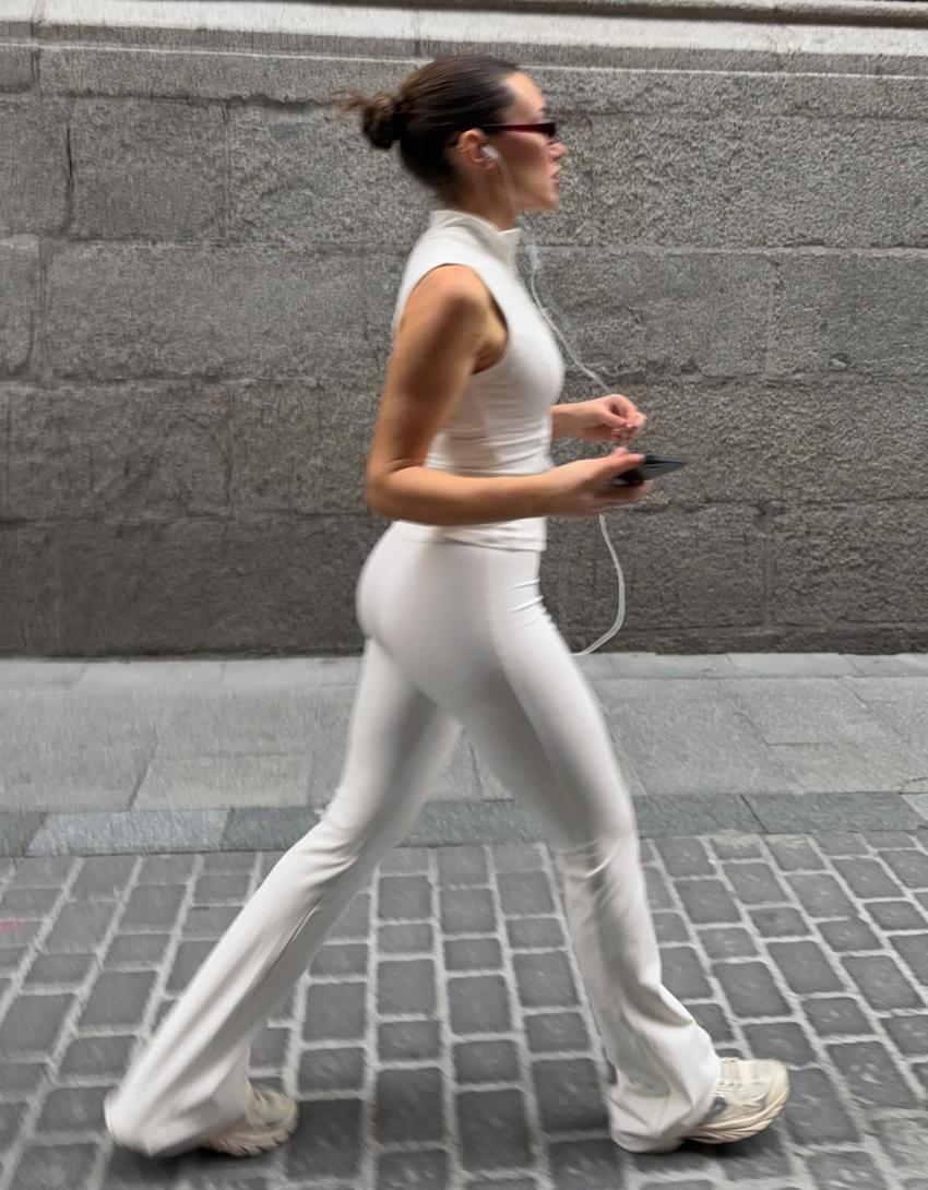 Technical zip-up gilet-Oats