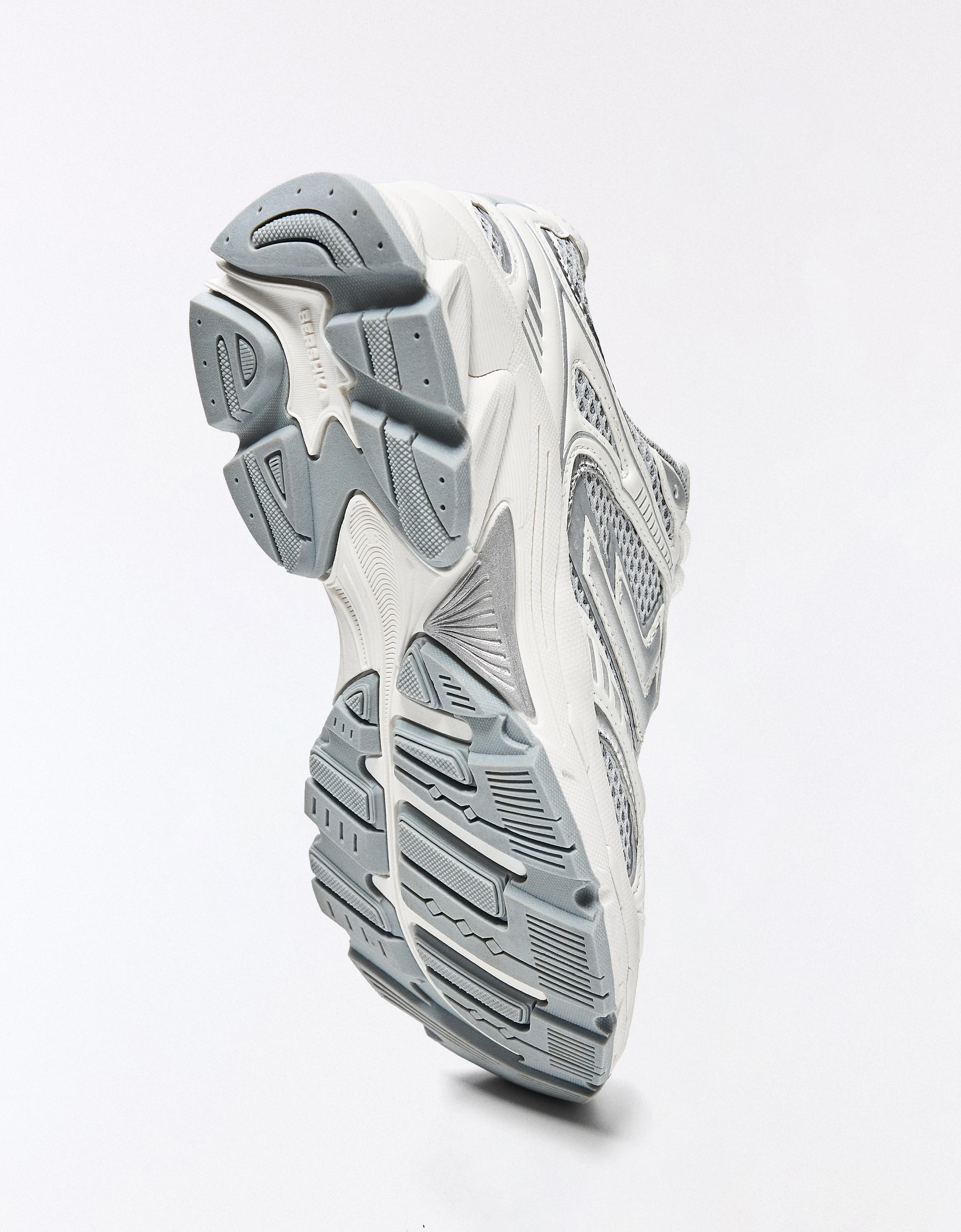 MULTI-PIECE TRAINERS — Multicolored