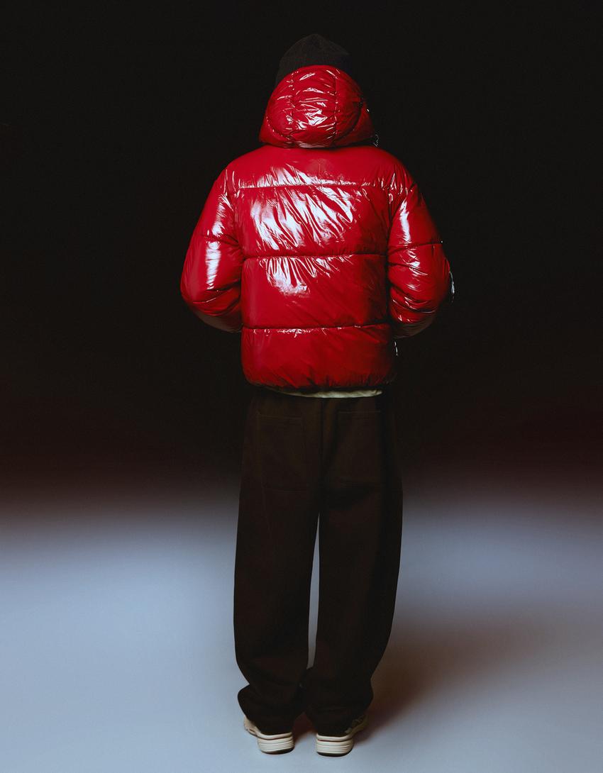 Cazadora puffy capucha-Vermello