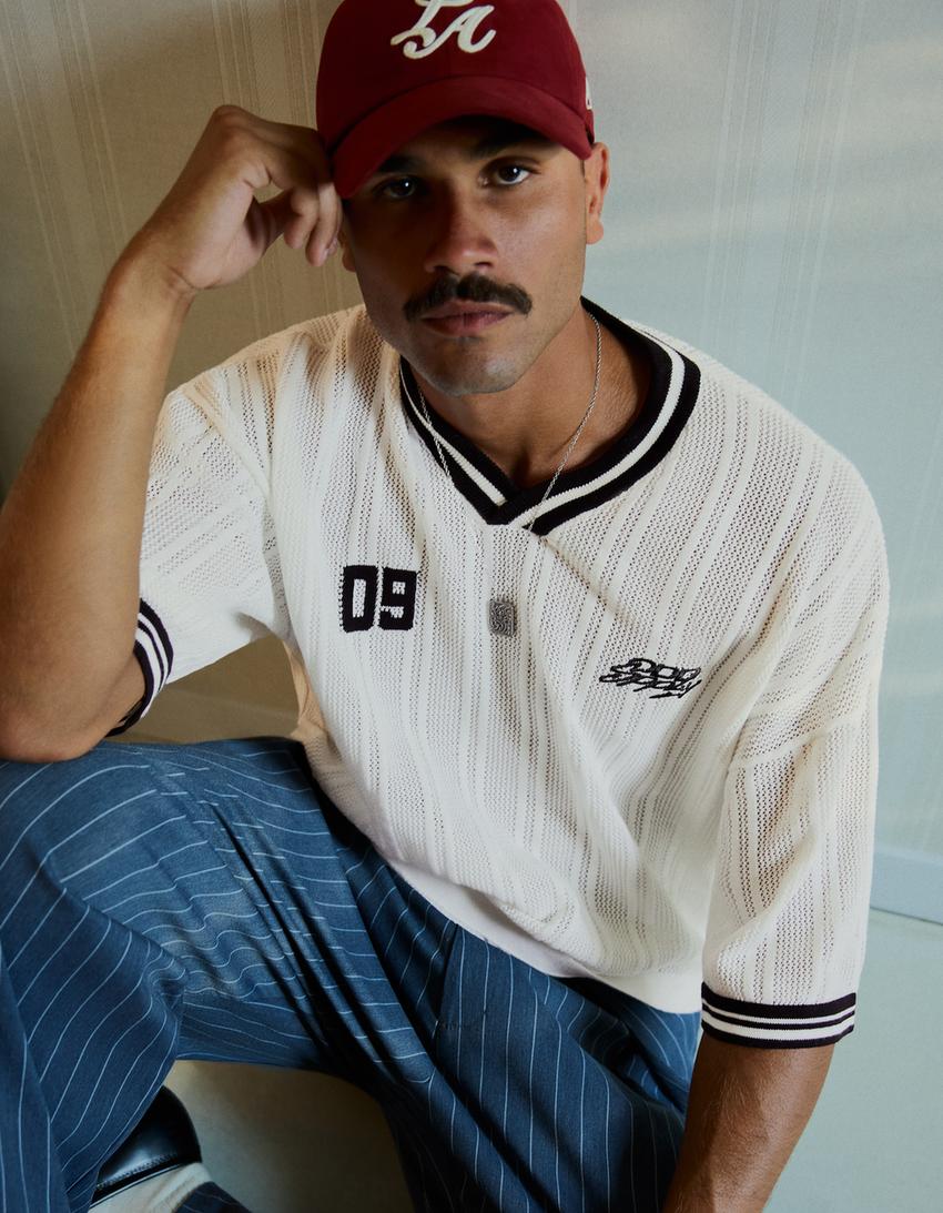 V-neck retro sport T-shirt-Off white