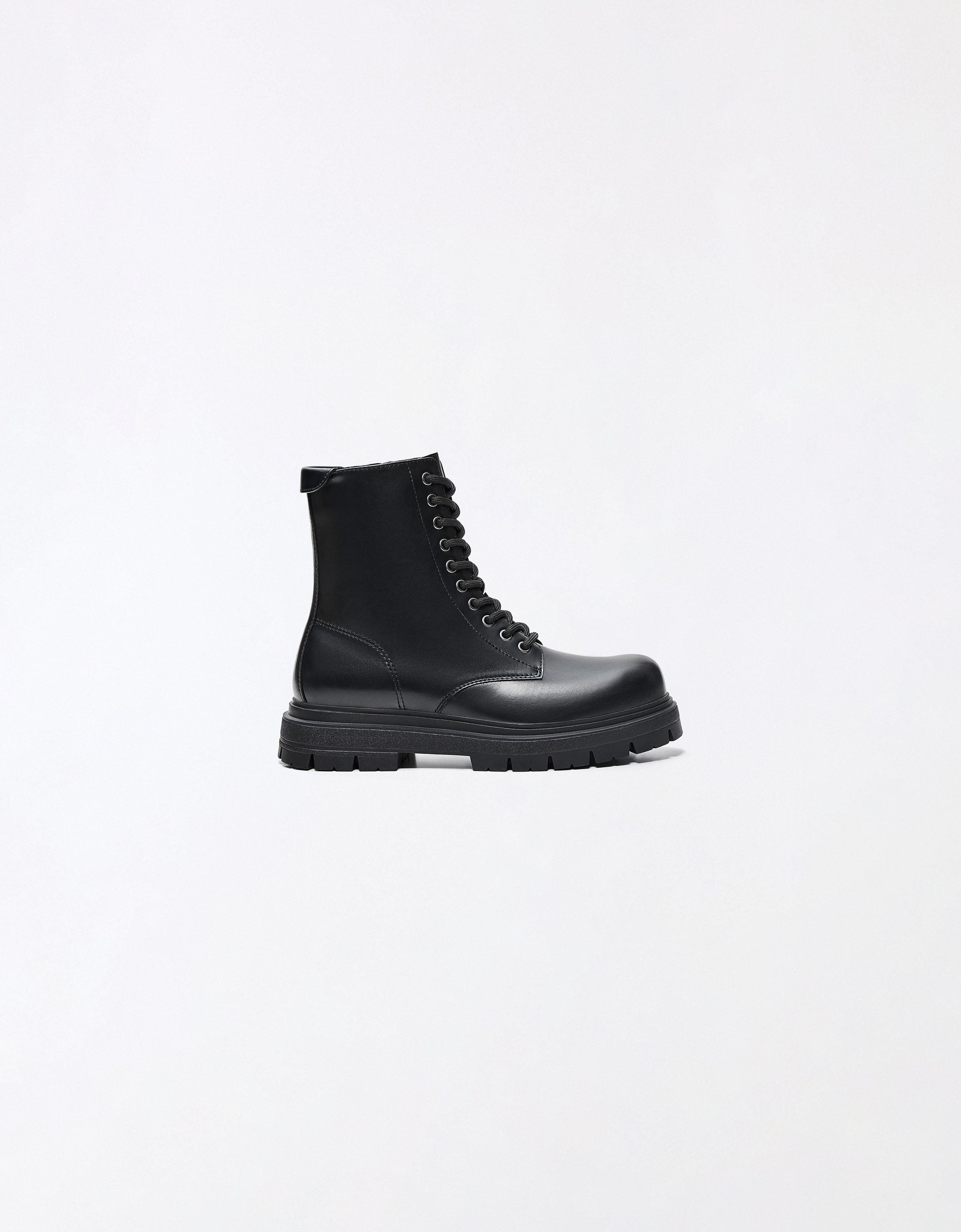 LACE-UP ANKLE BOOTS — BLACK