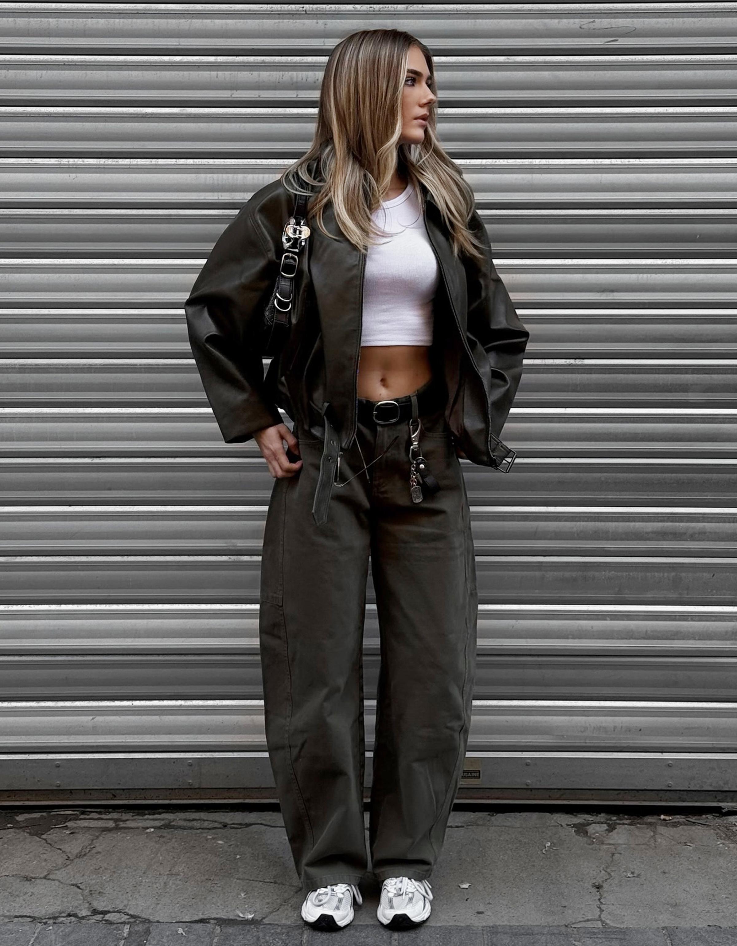 Bershka Barrel Hose Damen 32 Khaki