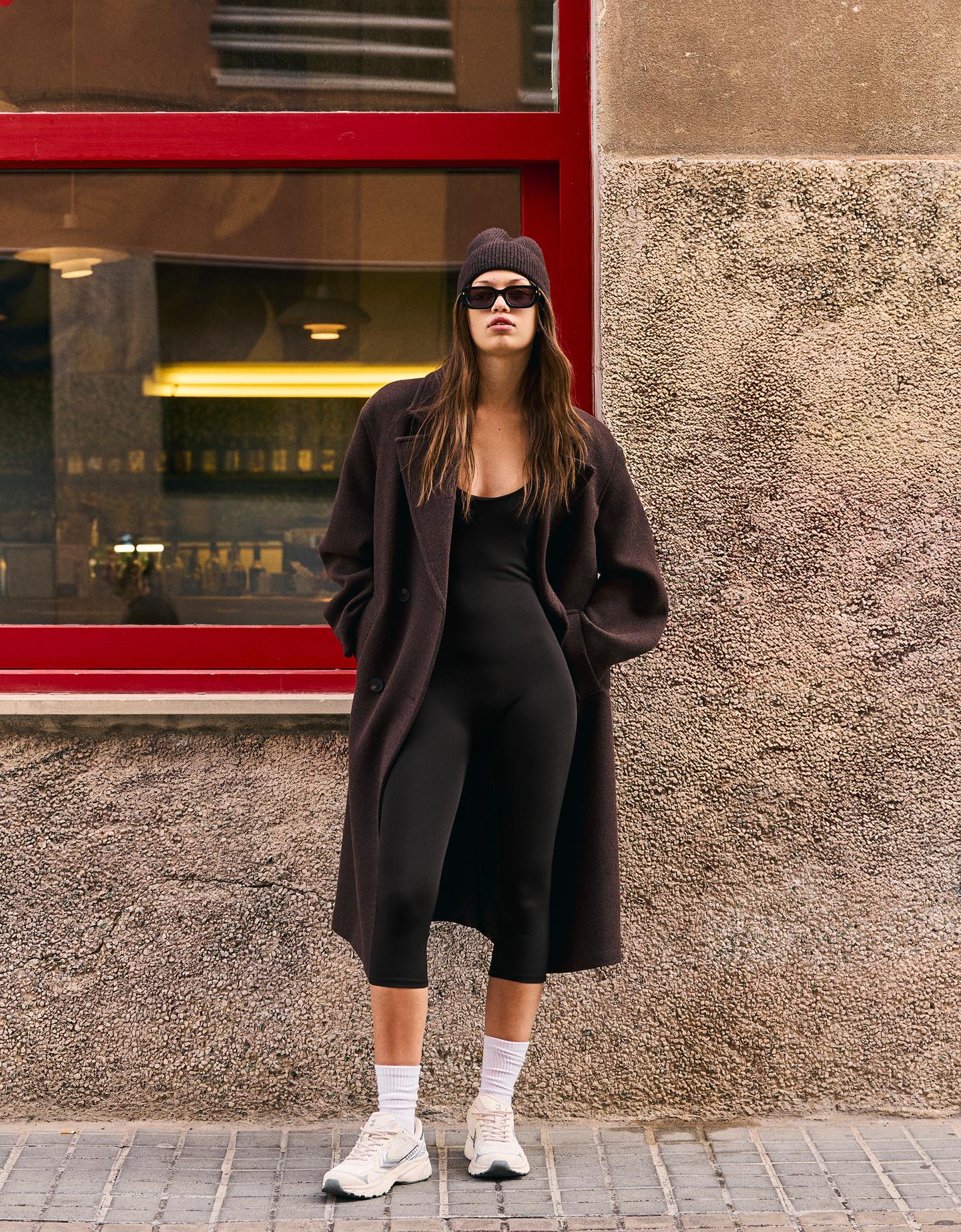 Bershka kombinezon na ramiączkach czarny