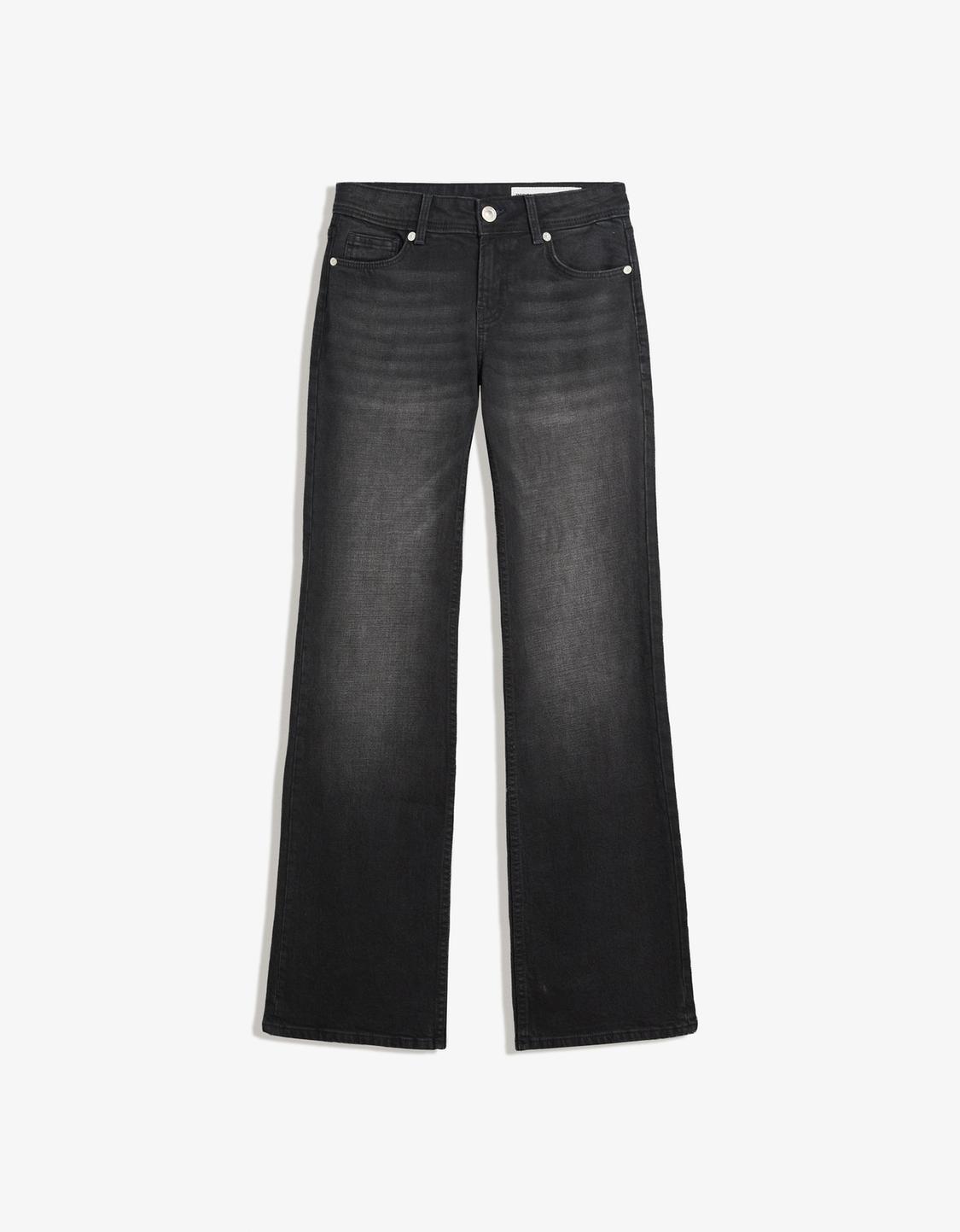 Low waist boot-cut jeans