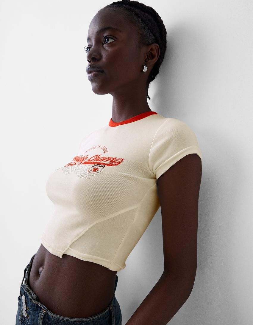 تيشرت مضلع متباين بأكمام قصيرة وأحجار الراين-أبيض مطفي-2