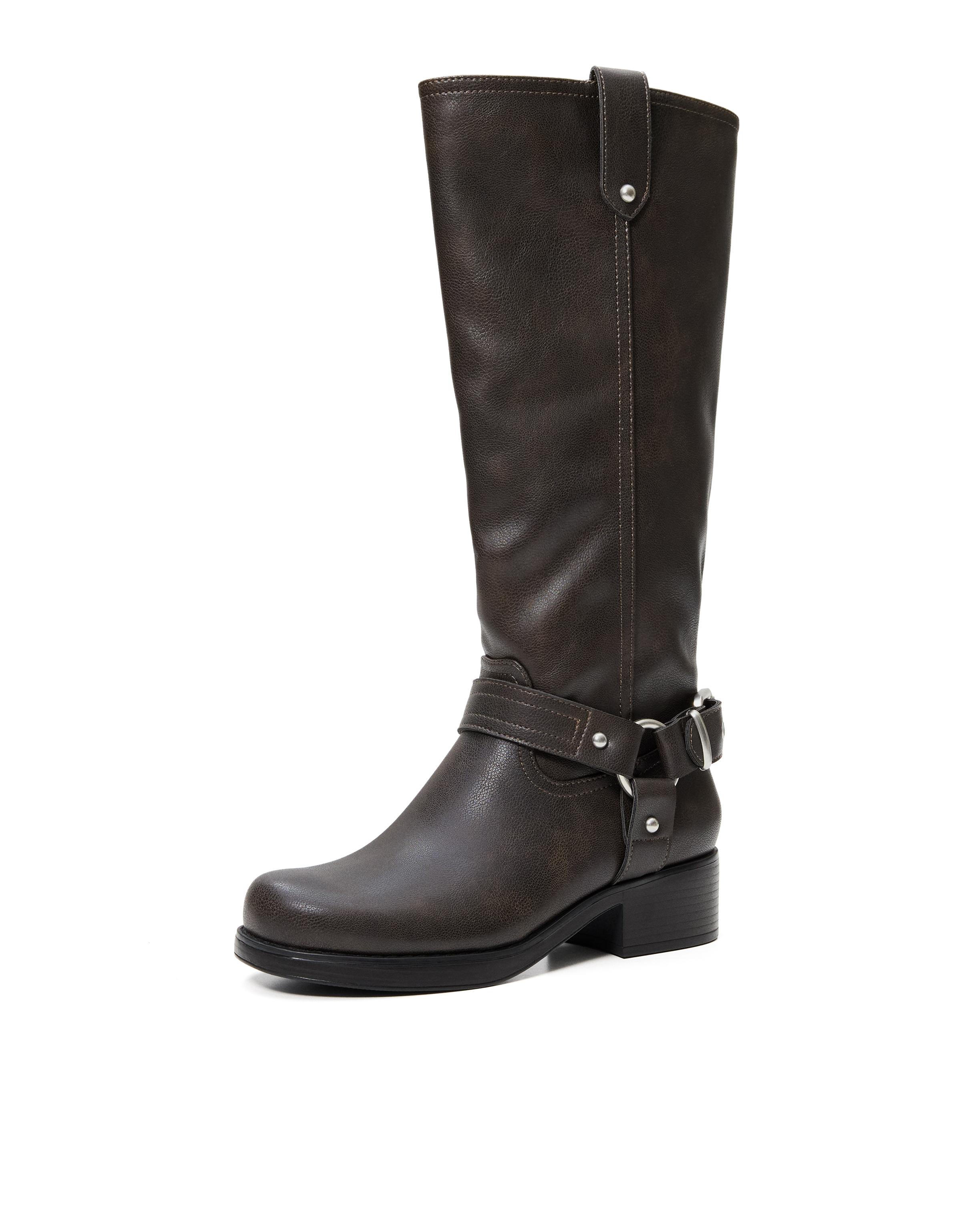 Biker boots with buckle — Brown