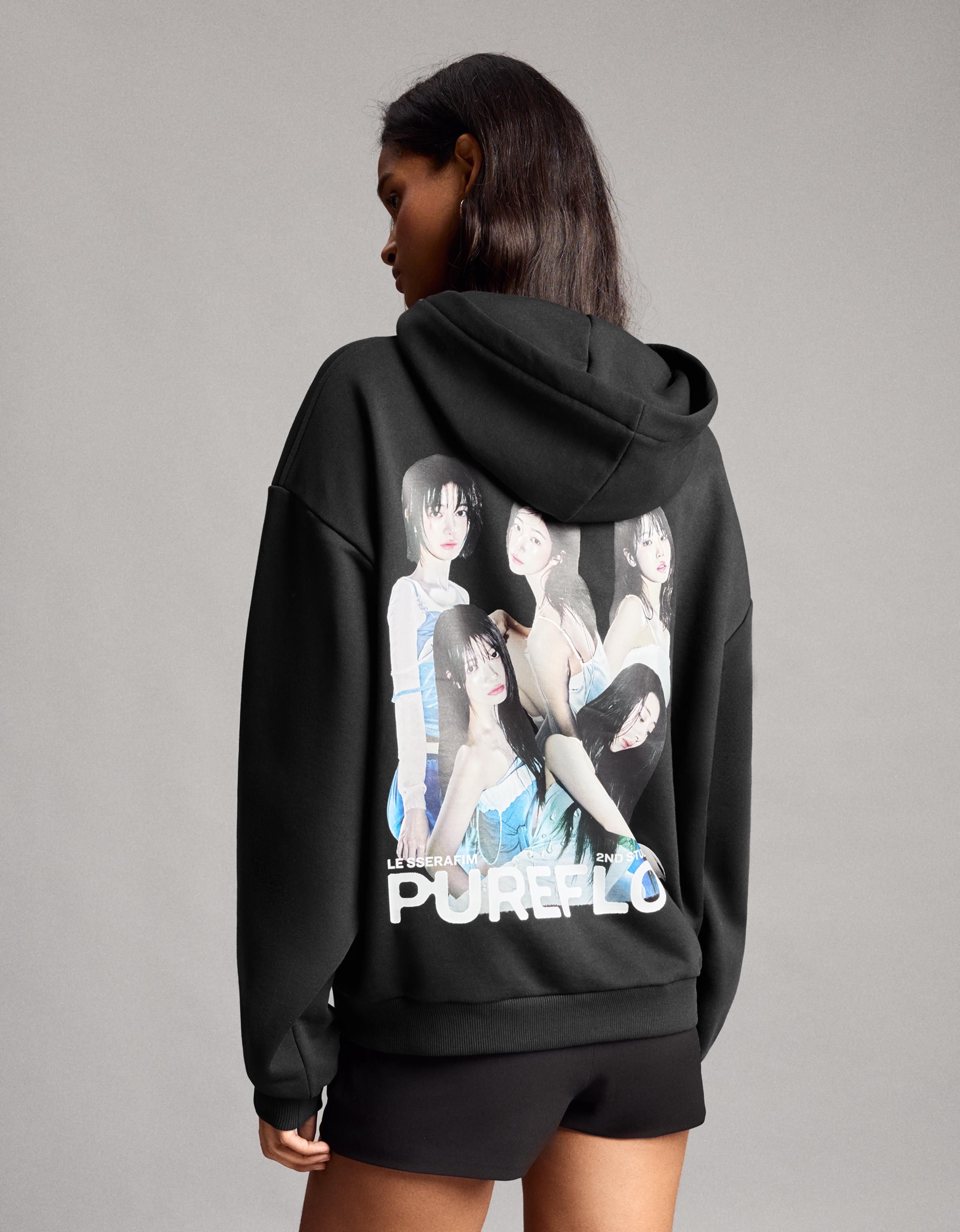 LE SSERAFIM oversize print hoodie - Women | Bershka