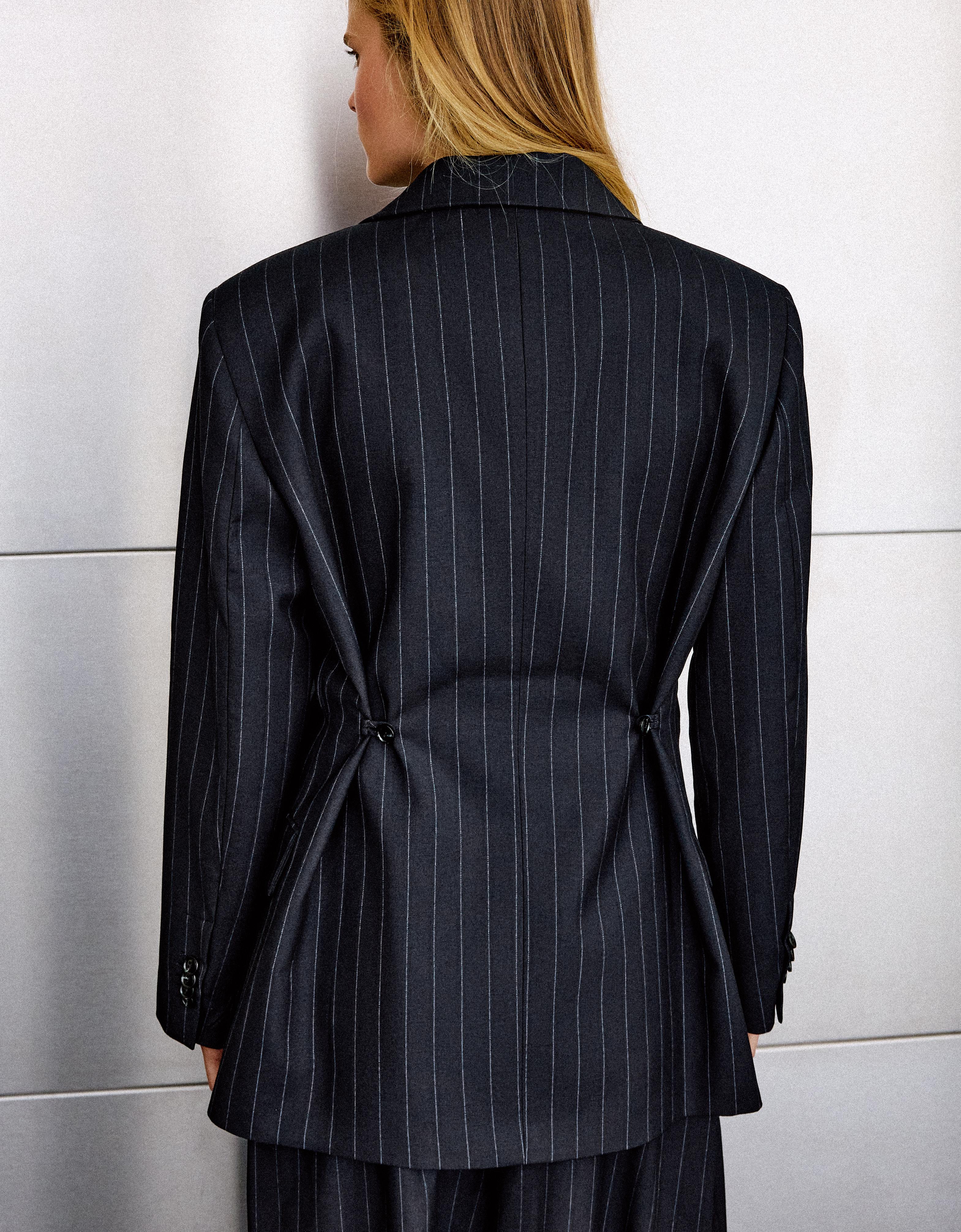 Fitted blazer with back buttons — Navy