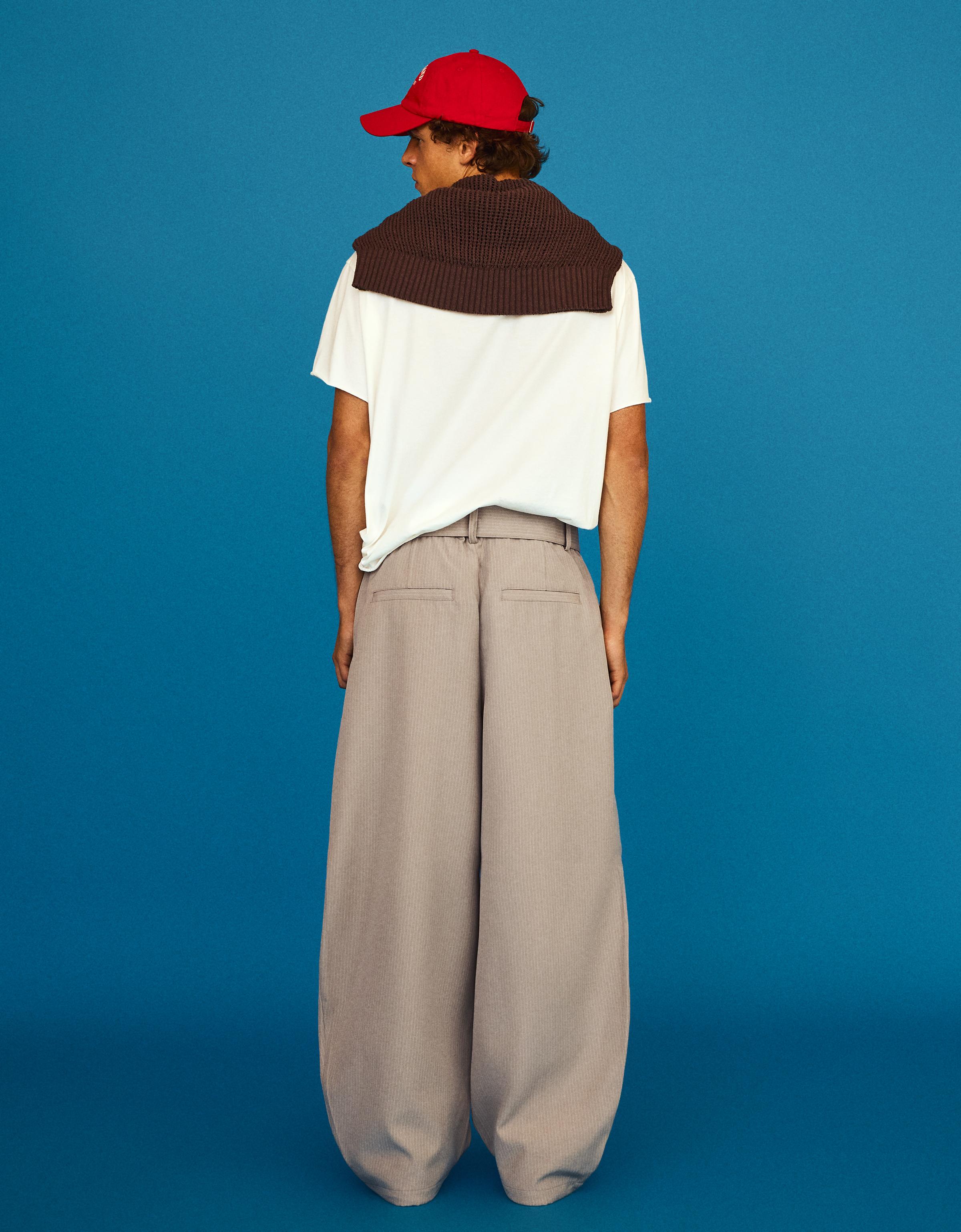 Barrel-leg trousers with darts and belt — Sand