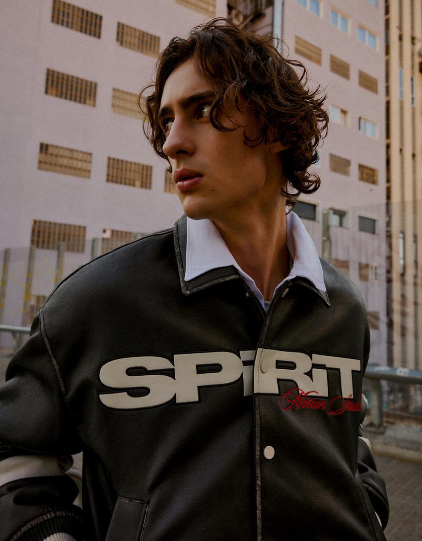 Kunstlederjacke mit Grafik-Print-Schwarz