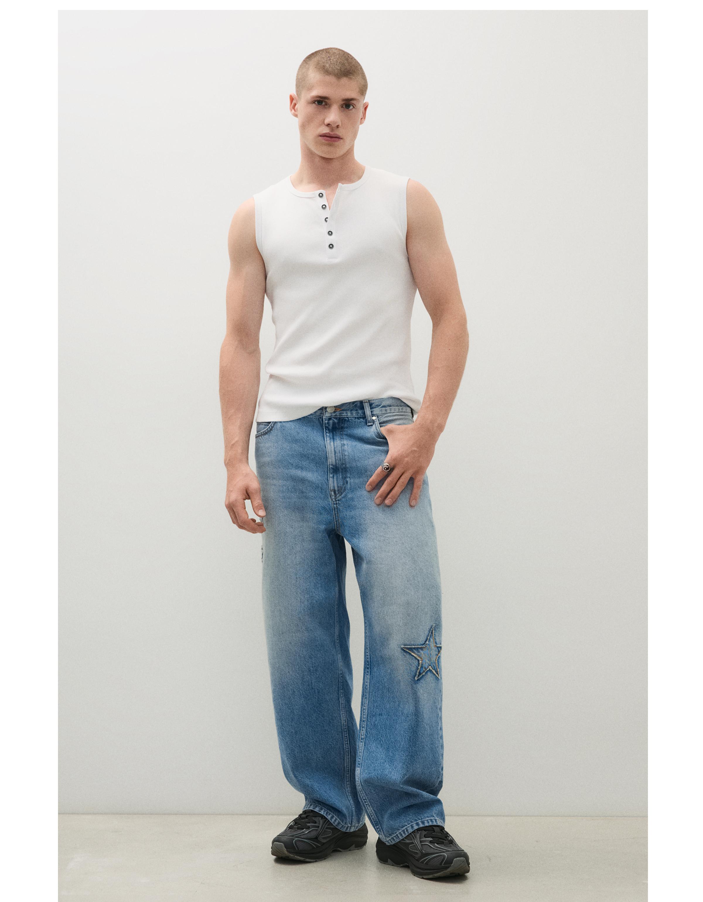 Baggy jeans with star patches — Light blue
