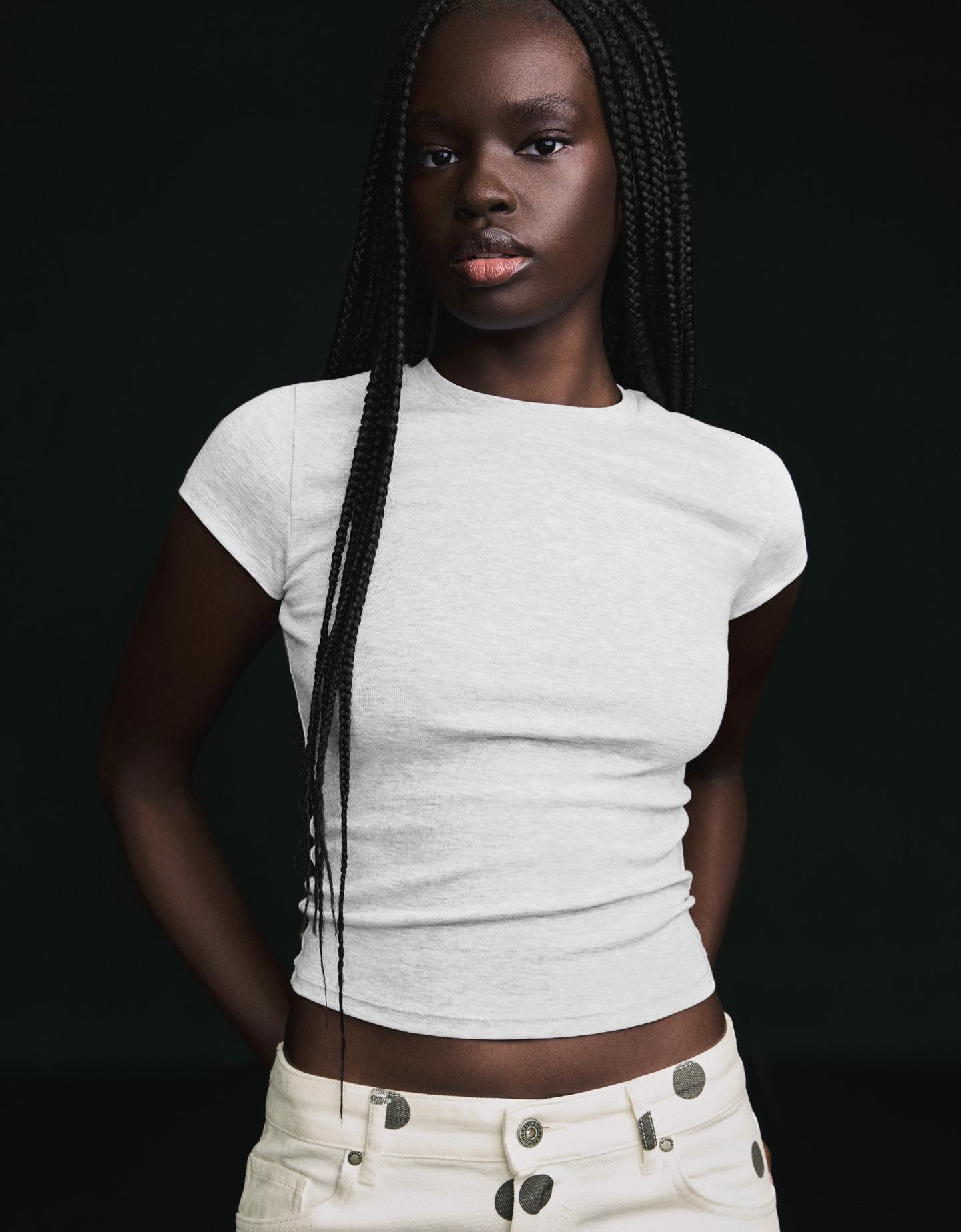 Bershka Camiseta Manga Corta Cuello Redondo Mujer Gris