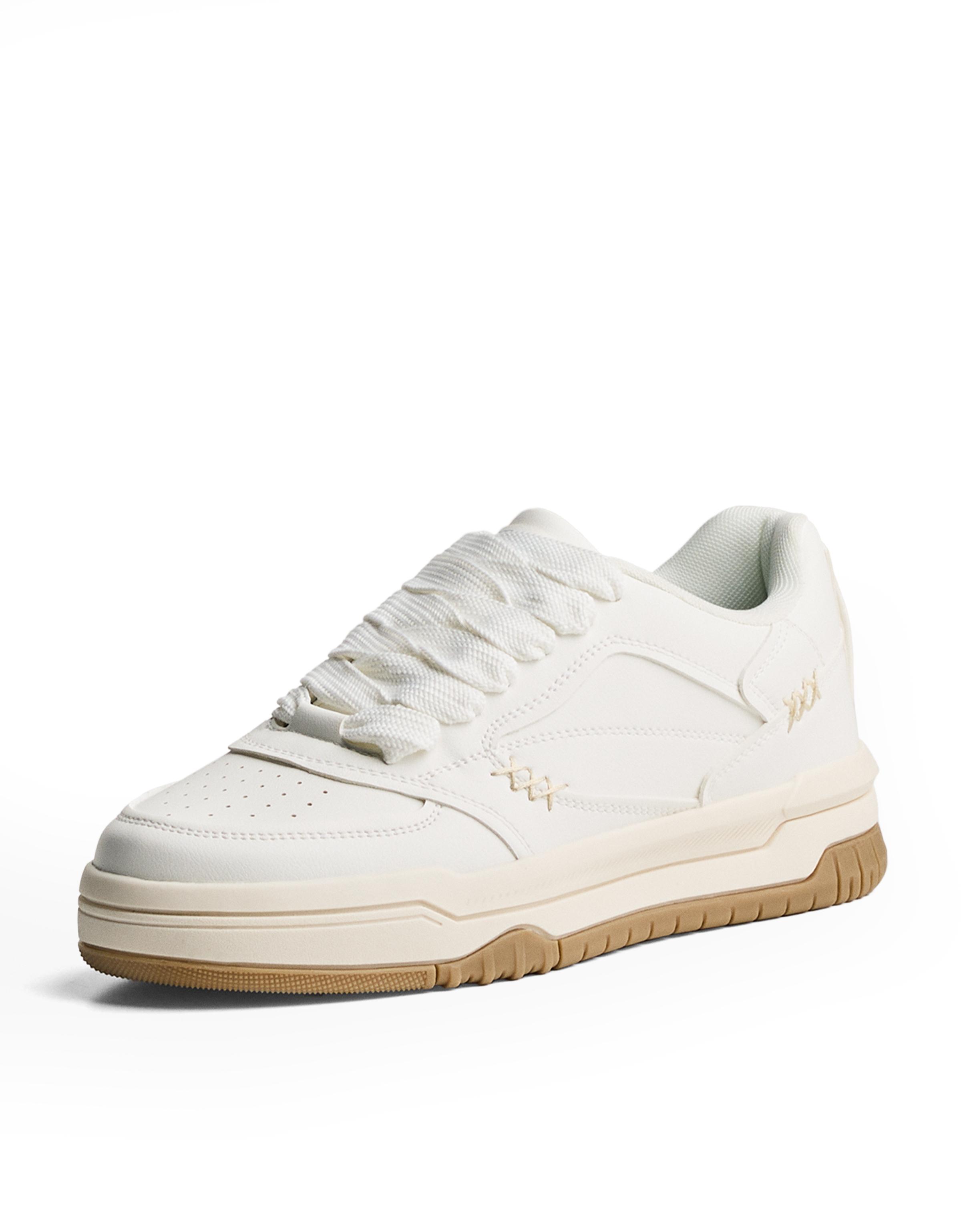One Piece skater trainers with keychain — WHITE