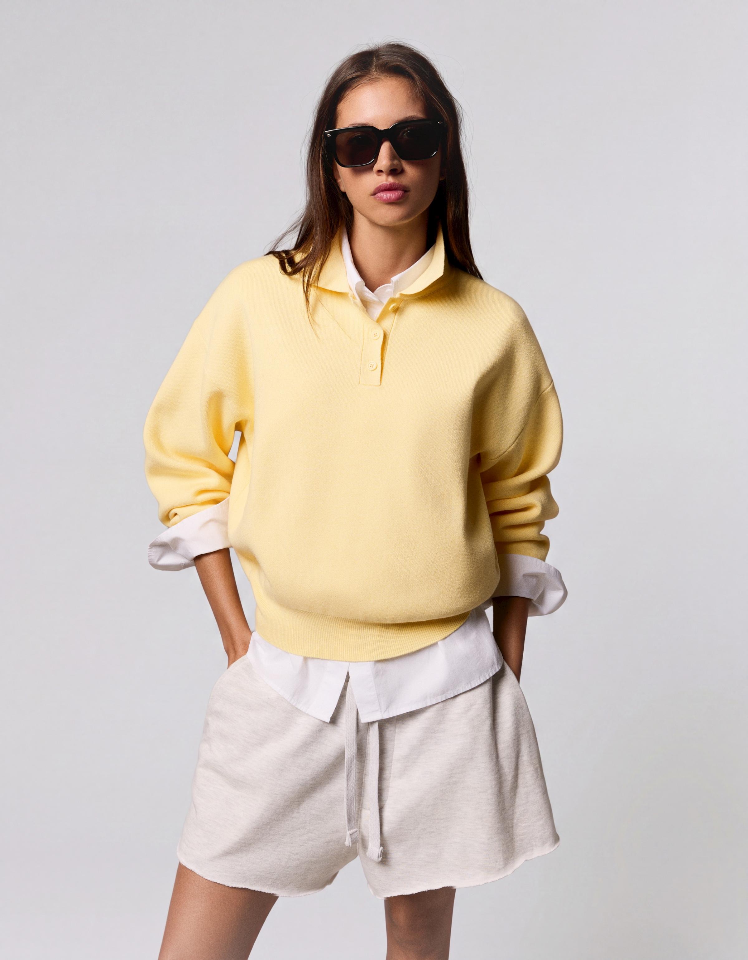 Oversize polo collar jumper — Yellow