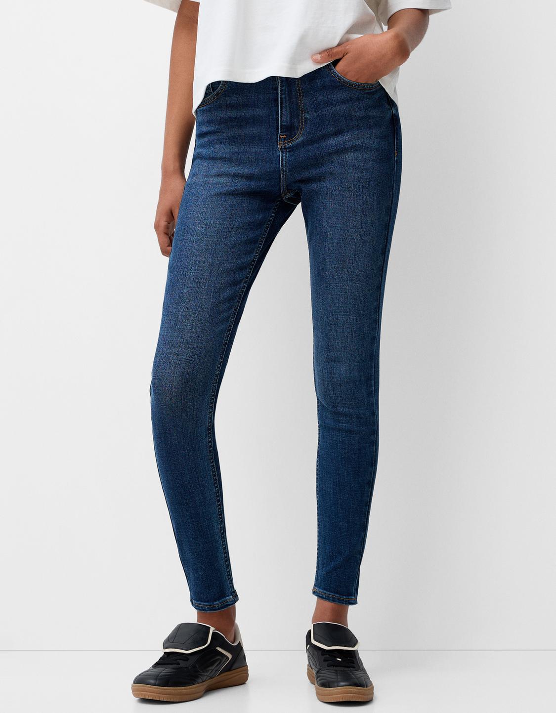 Skinny-Jeans mit sehr hohem Bund