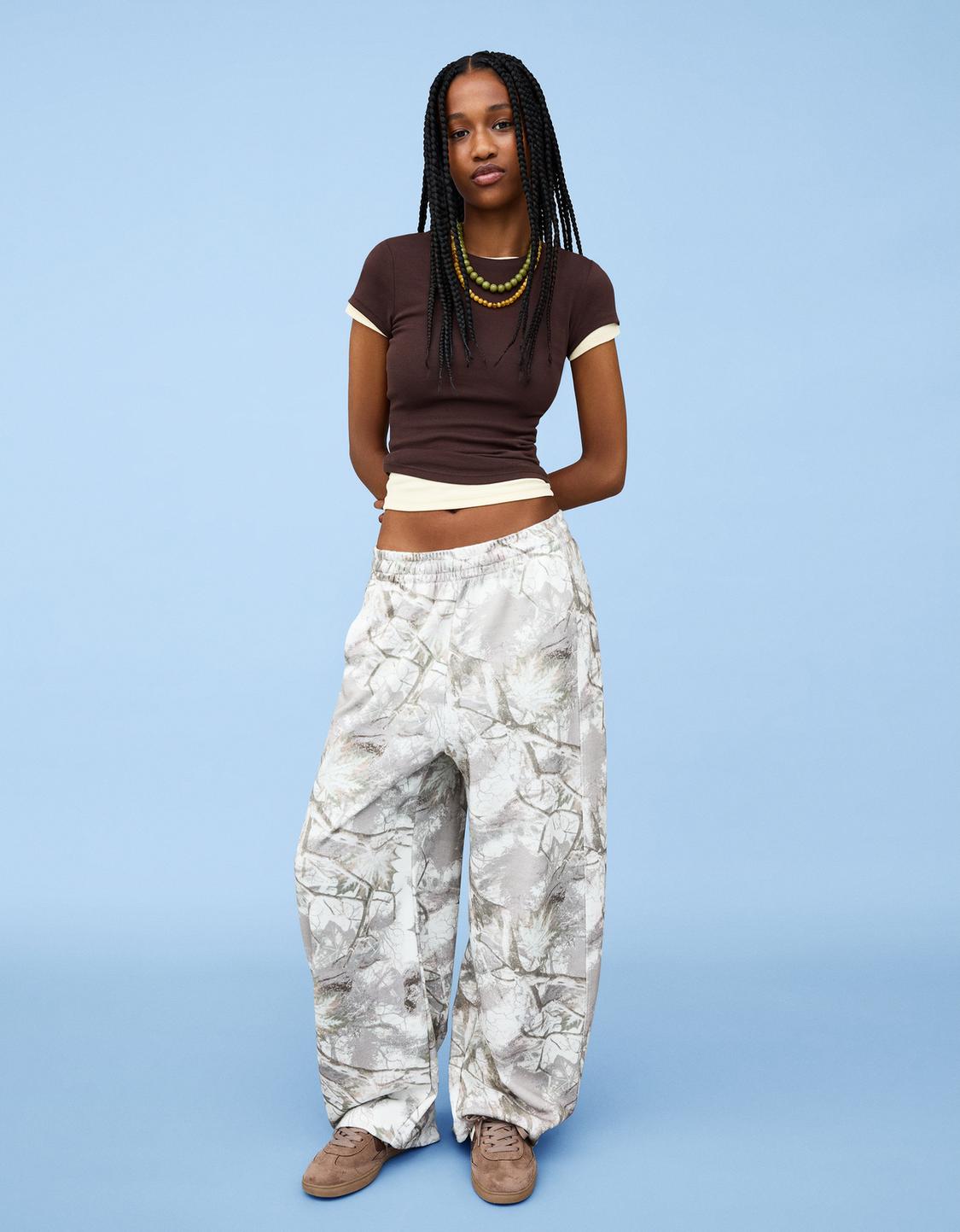 Plush barrel printed trousers