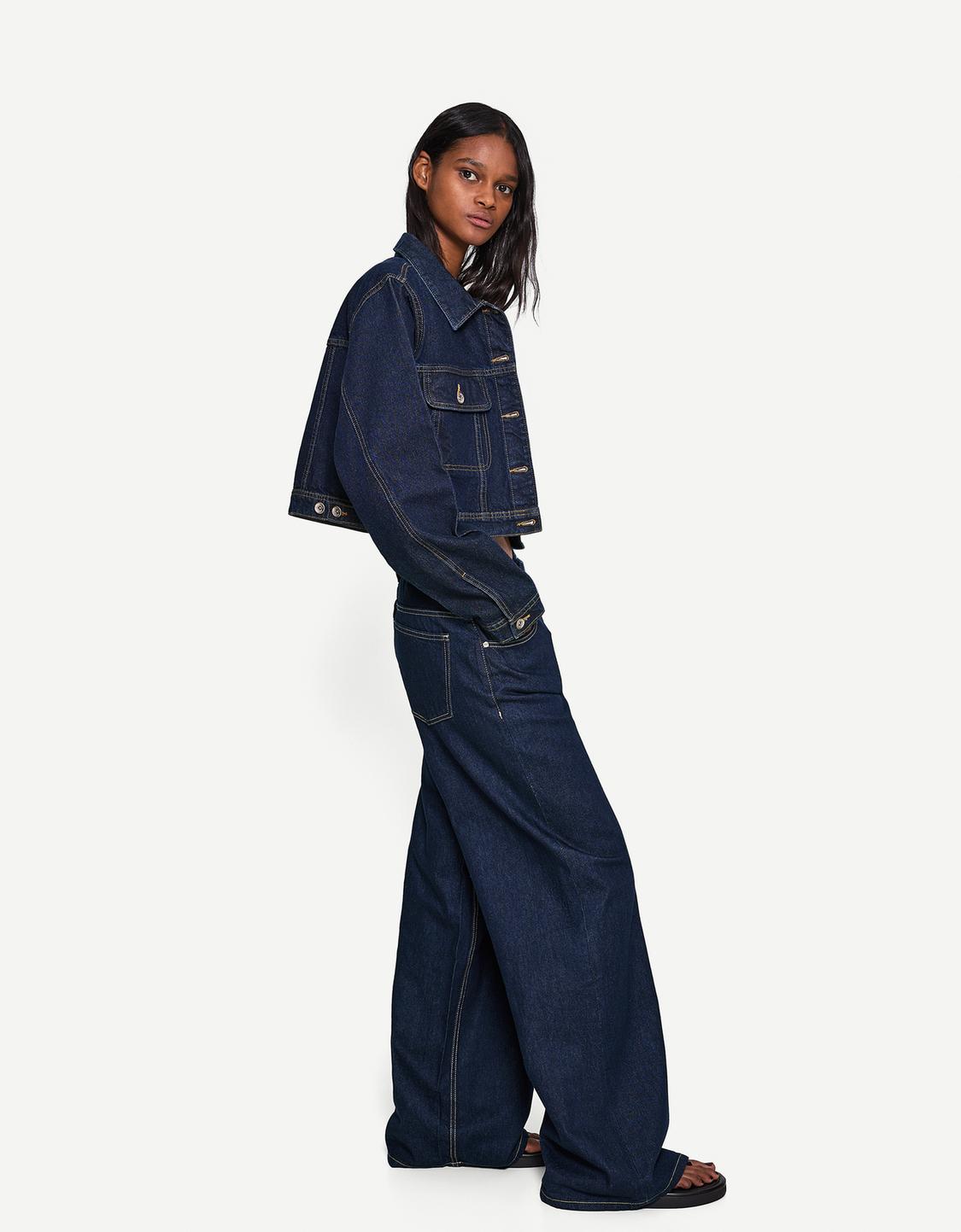 Set cazadora y jeans wide leg