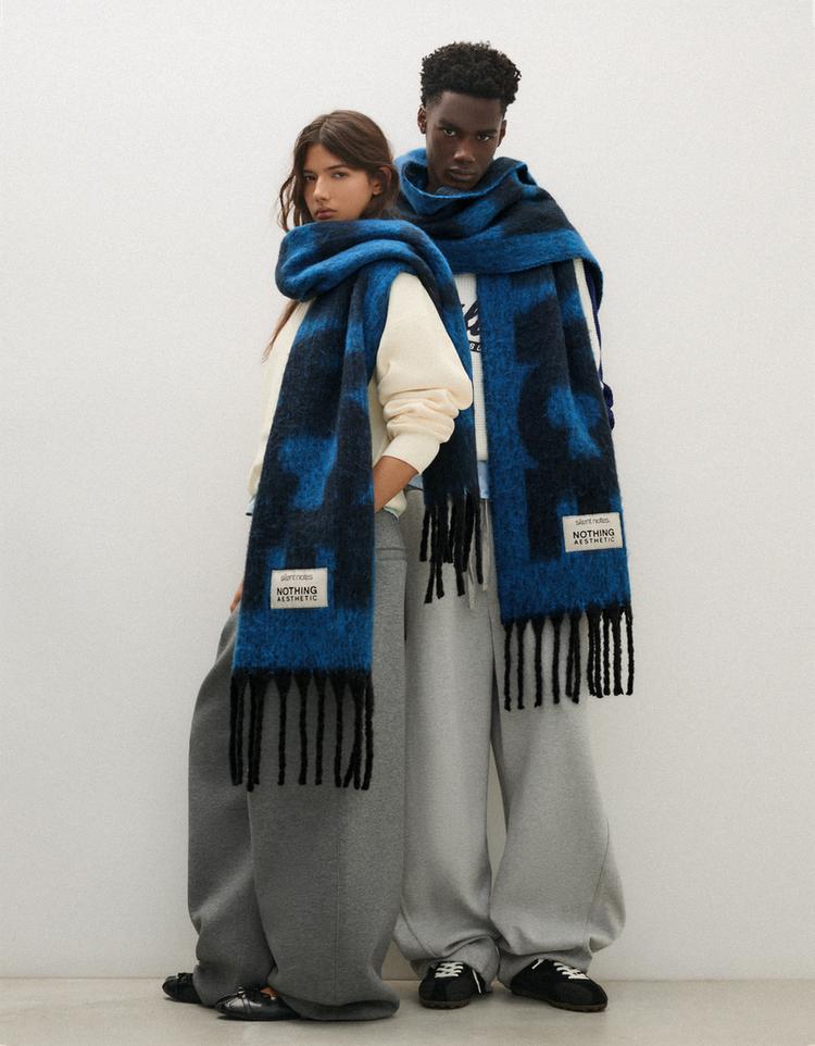 Maxi lettering scarf — Blue