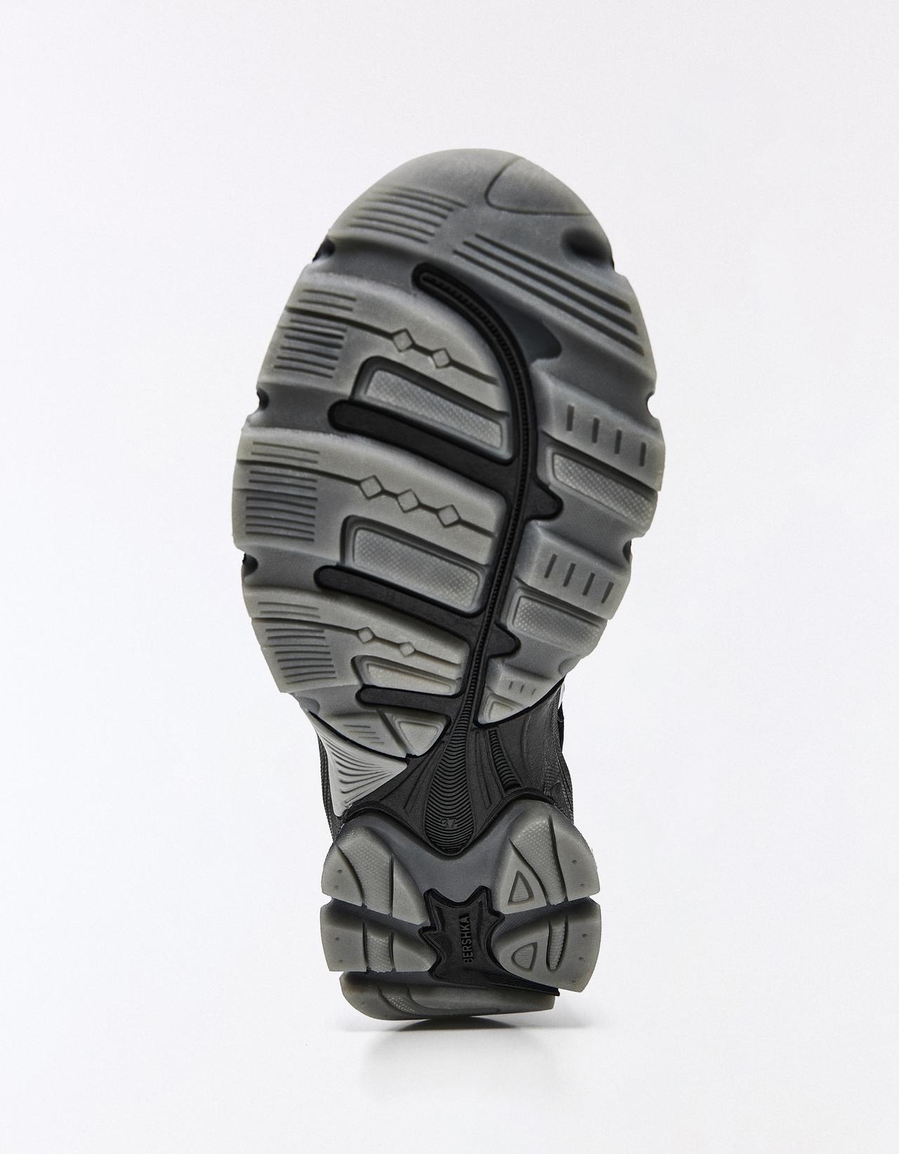 MULTI-PIECE TRAINERS — BLACK