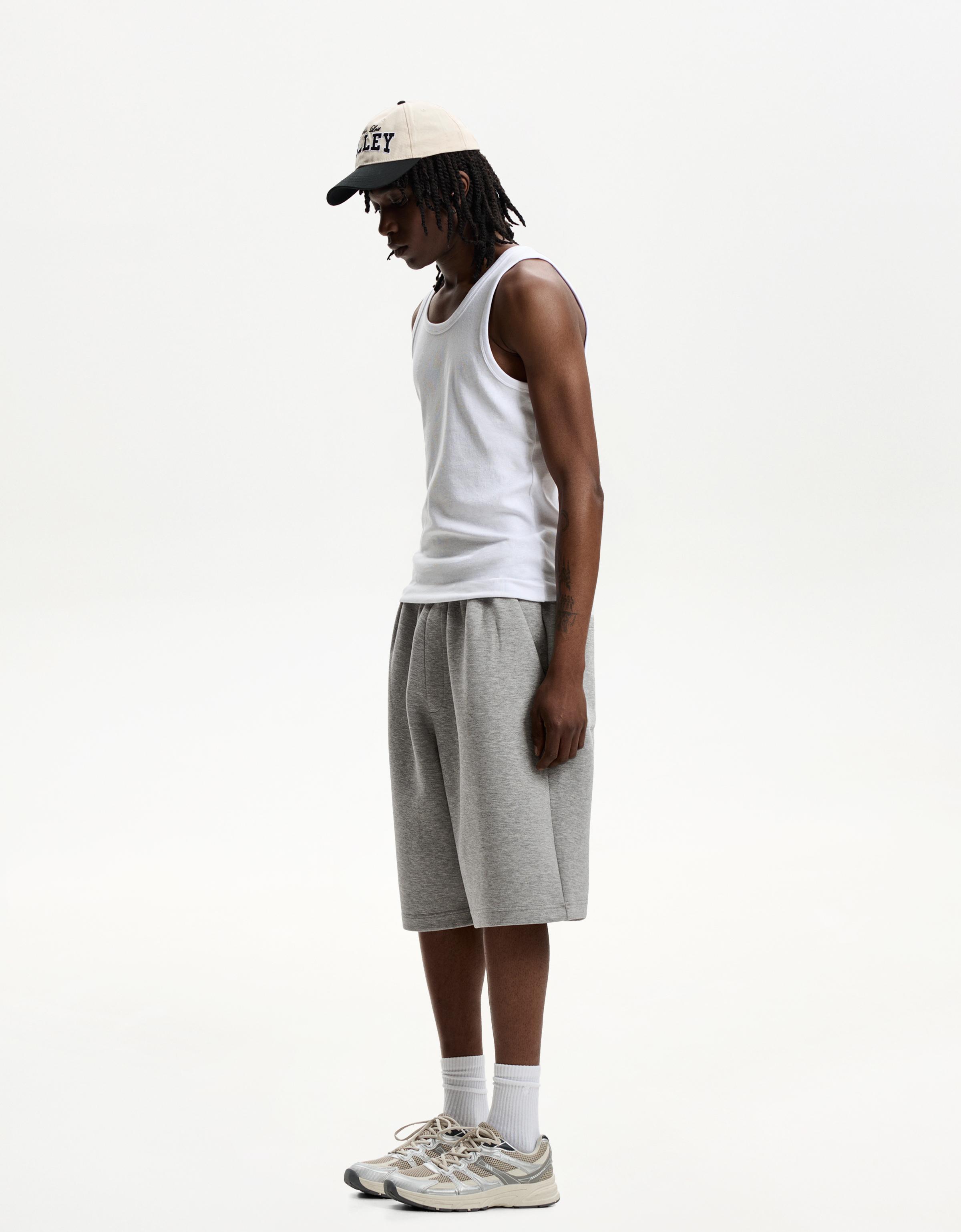 Thumbnail - Bershka Oversize-Bermudashorts Aus Neopren Herren Xs Grau