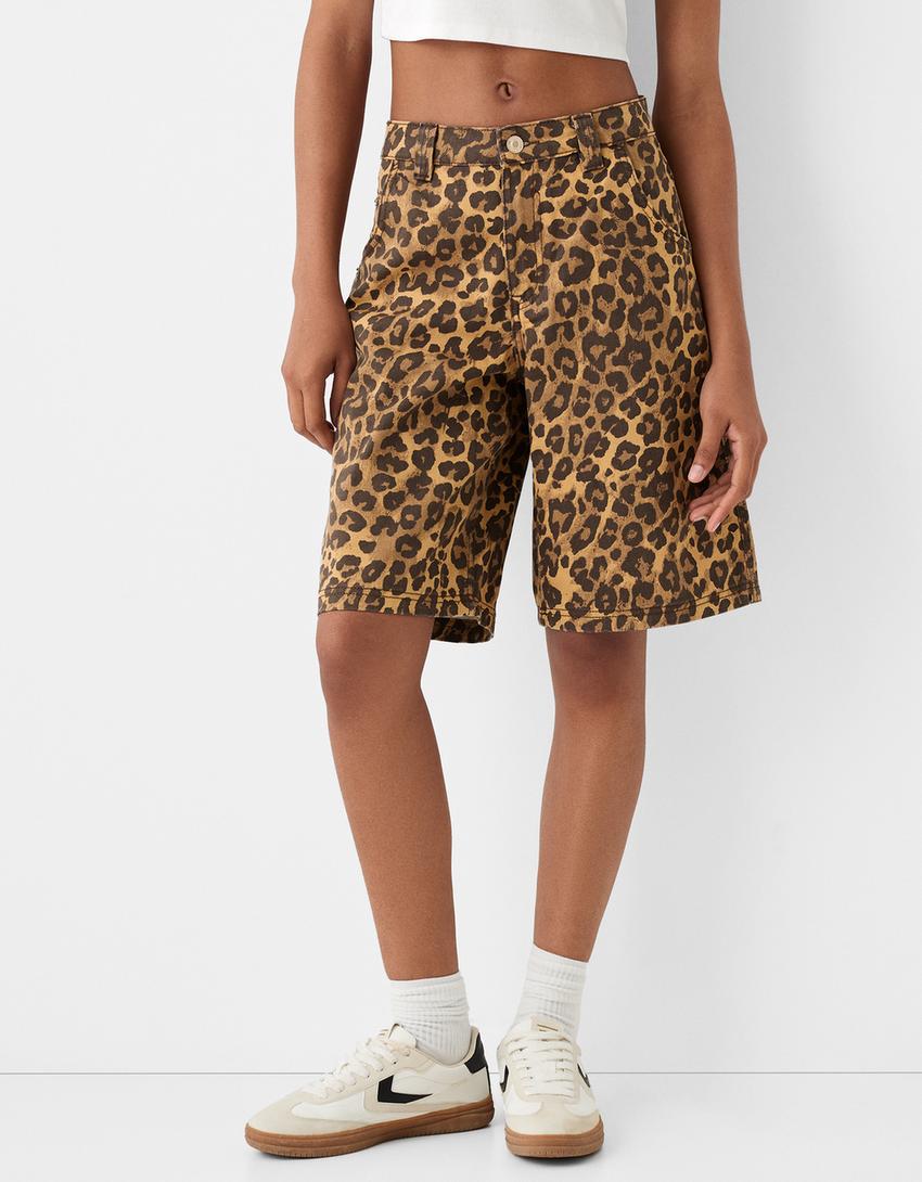 Calções bermuda de sarja com estampado animal-Caramelo-3