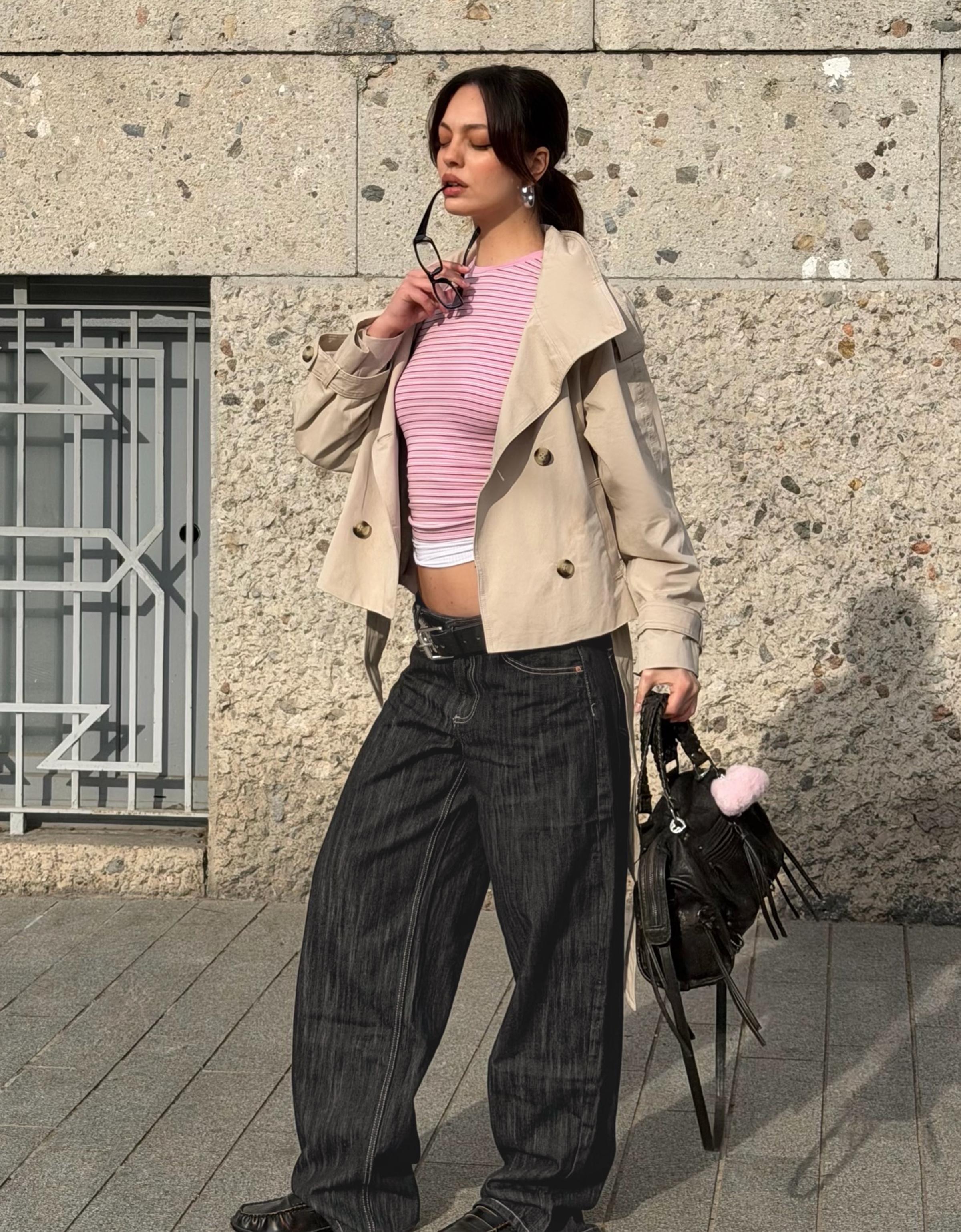Low-rise baggy barrel jeans