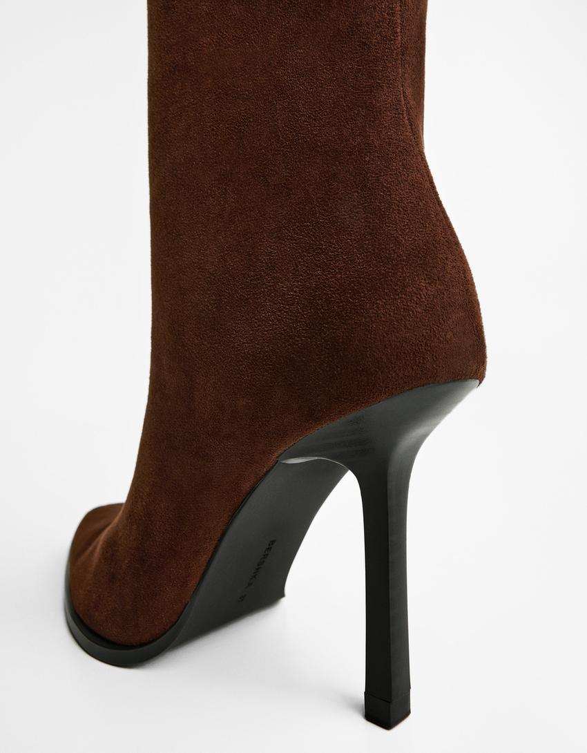 Stiefel mit Absatz und weitem Schaft-Braun-2