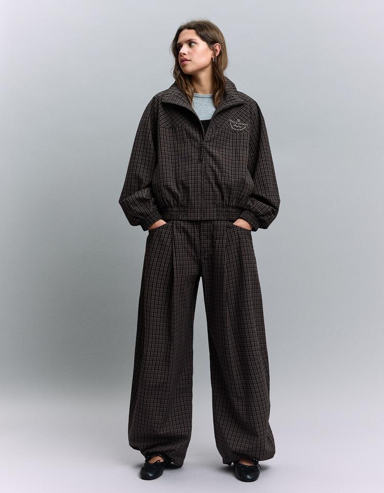Fermuarlı sweatshirt ve pantolon takımı
