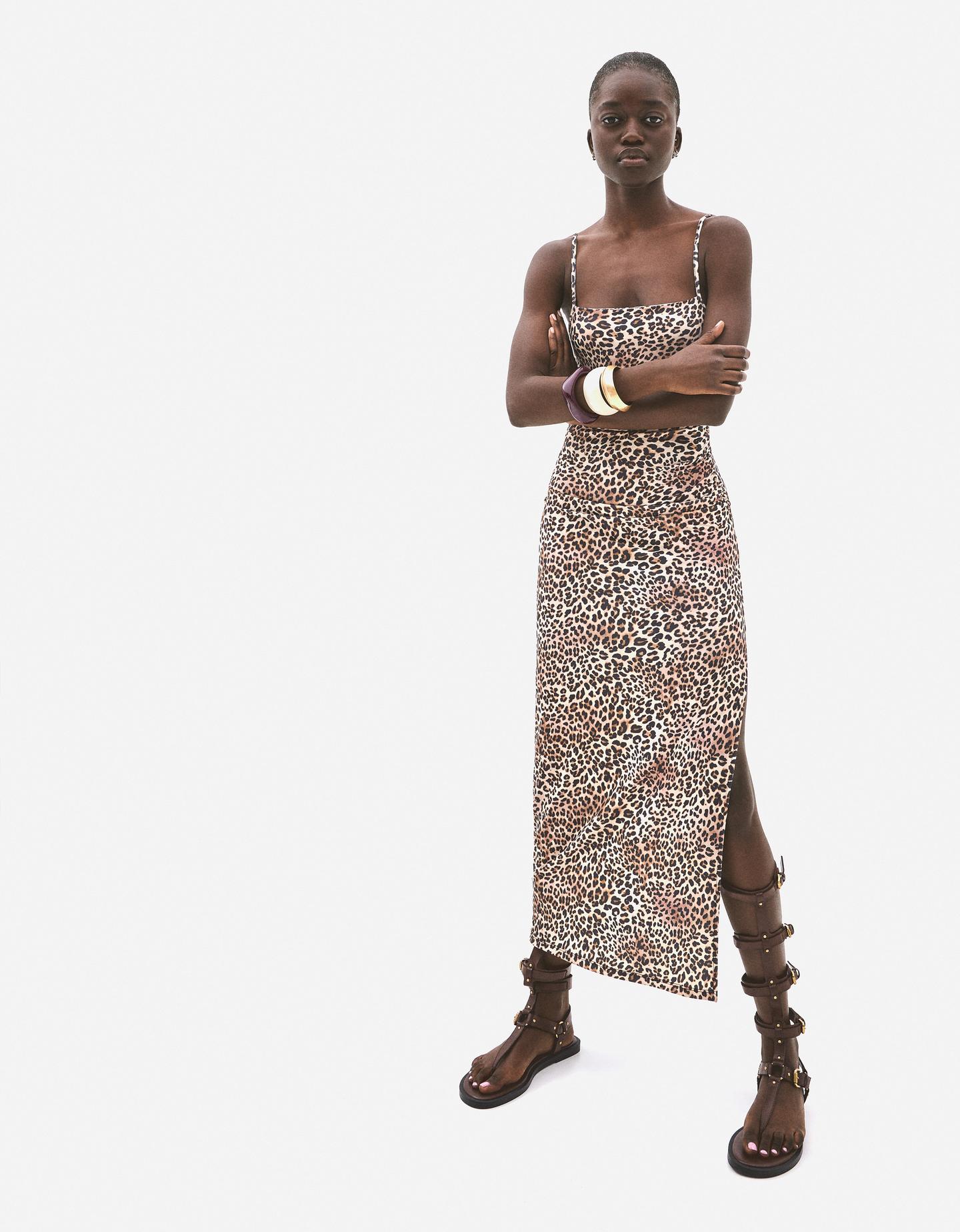 Bershka sukienka średniej długości na ramiączkach wielbłądzi