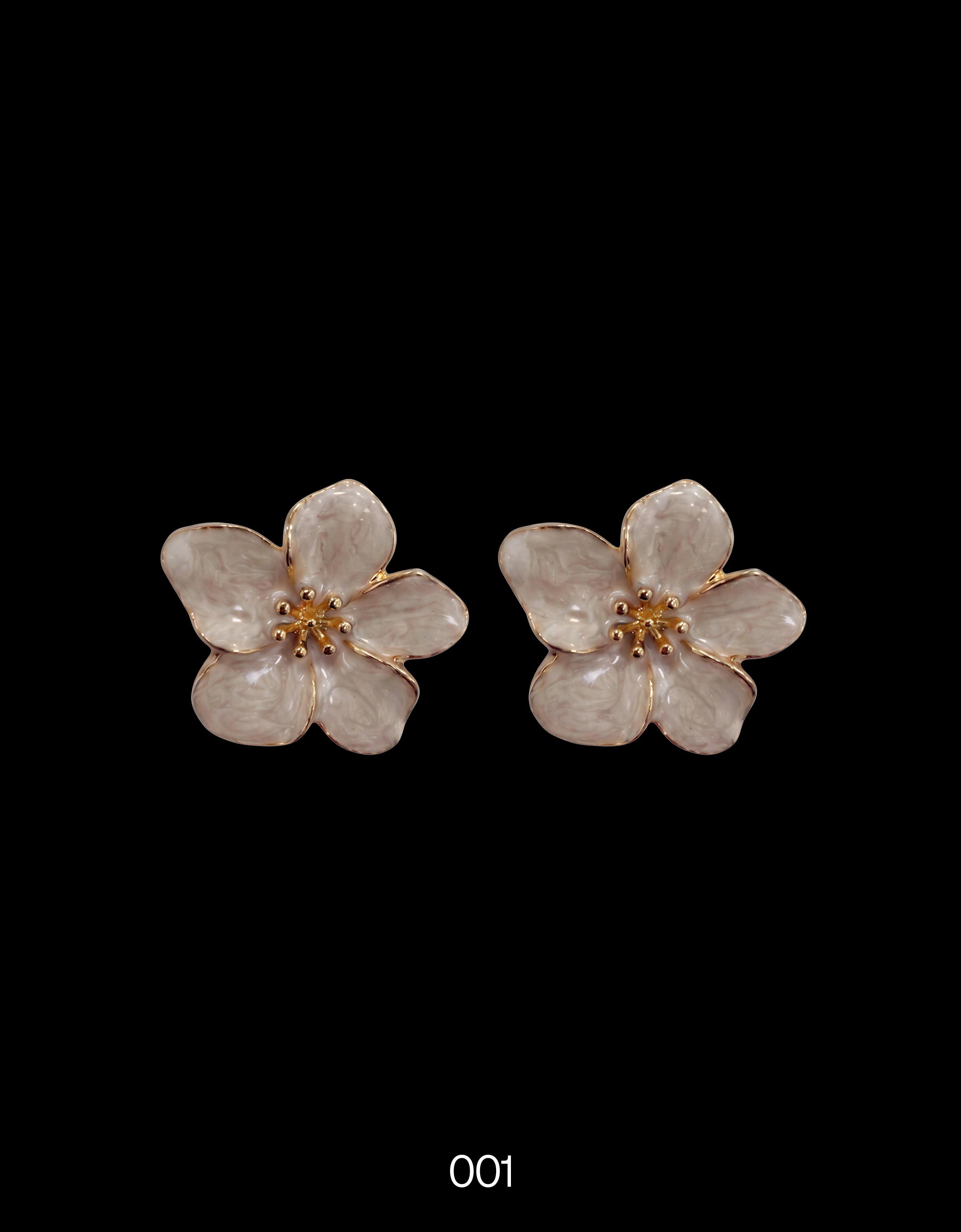 Floral earring pack — Cream