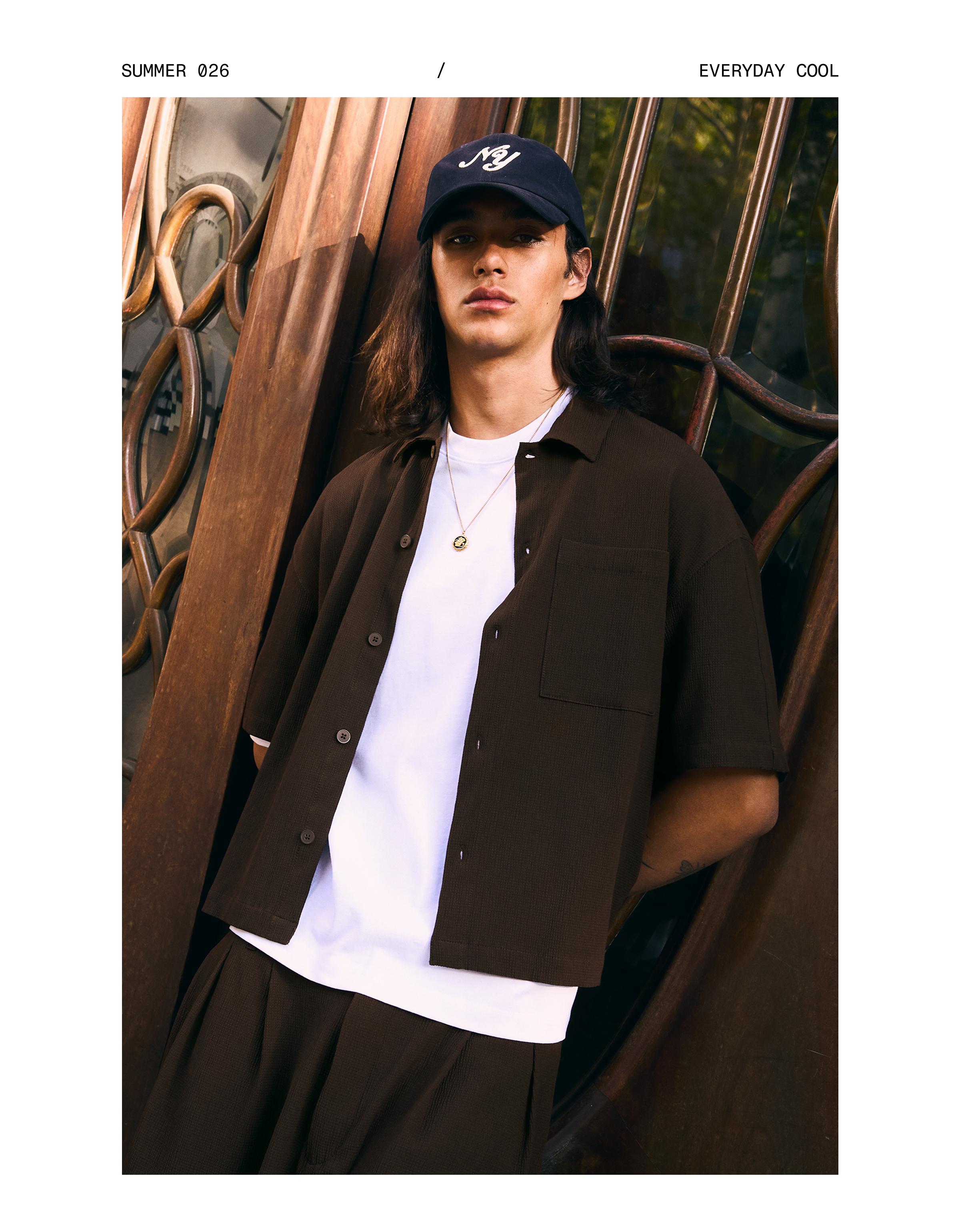 Pleated short sleeve boxy shirt — Brown