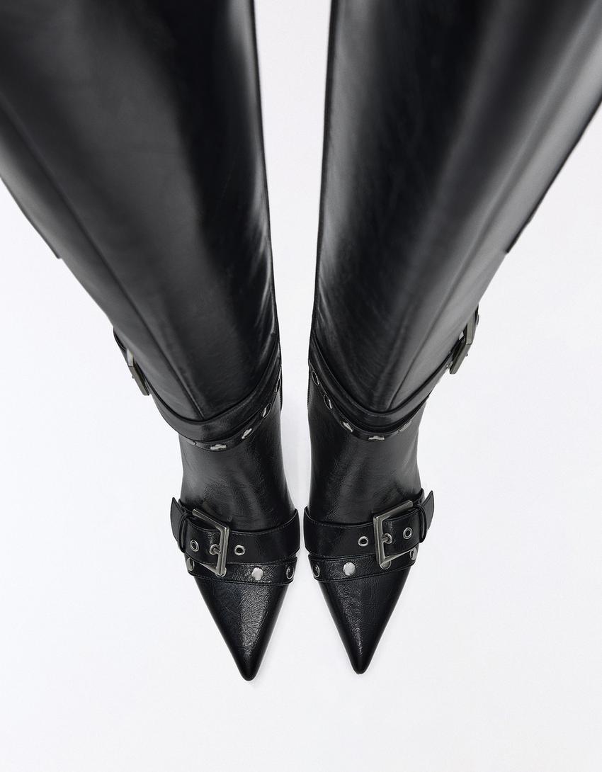 Heeled boots with buckle detail-BLACK