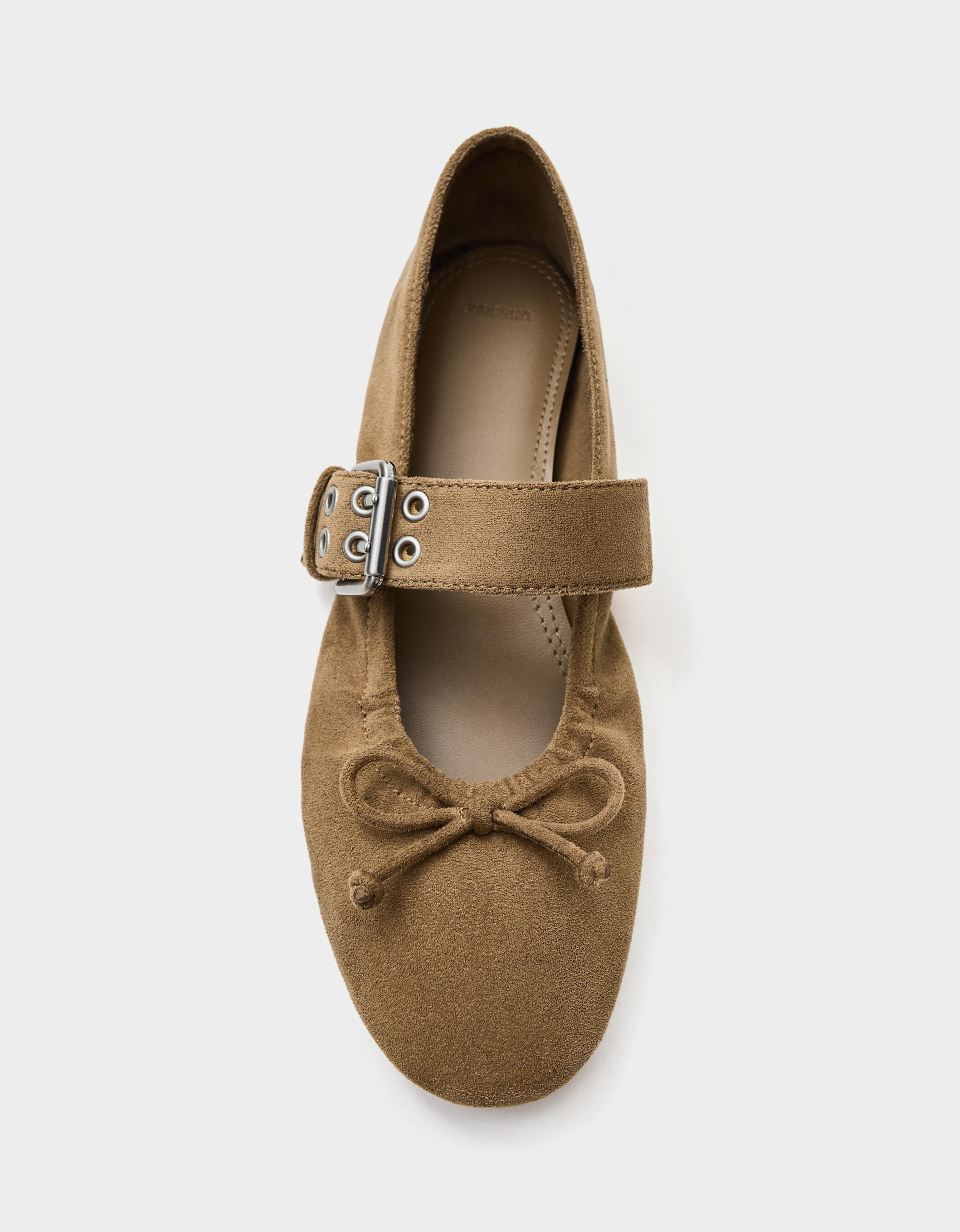 BUCKLED BALLERINAS — Tan
