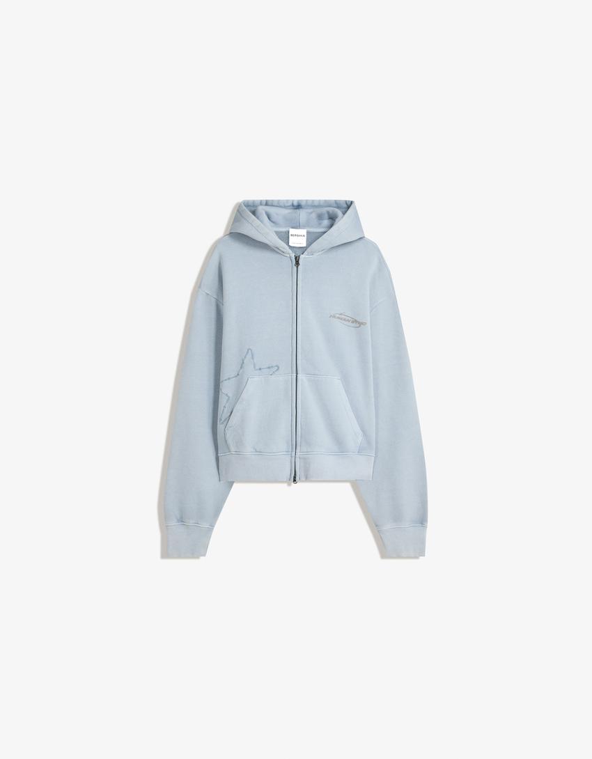 Cropped sweatshirt with zip and embroidery-Light blue
