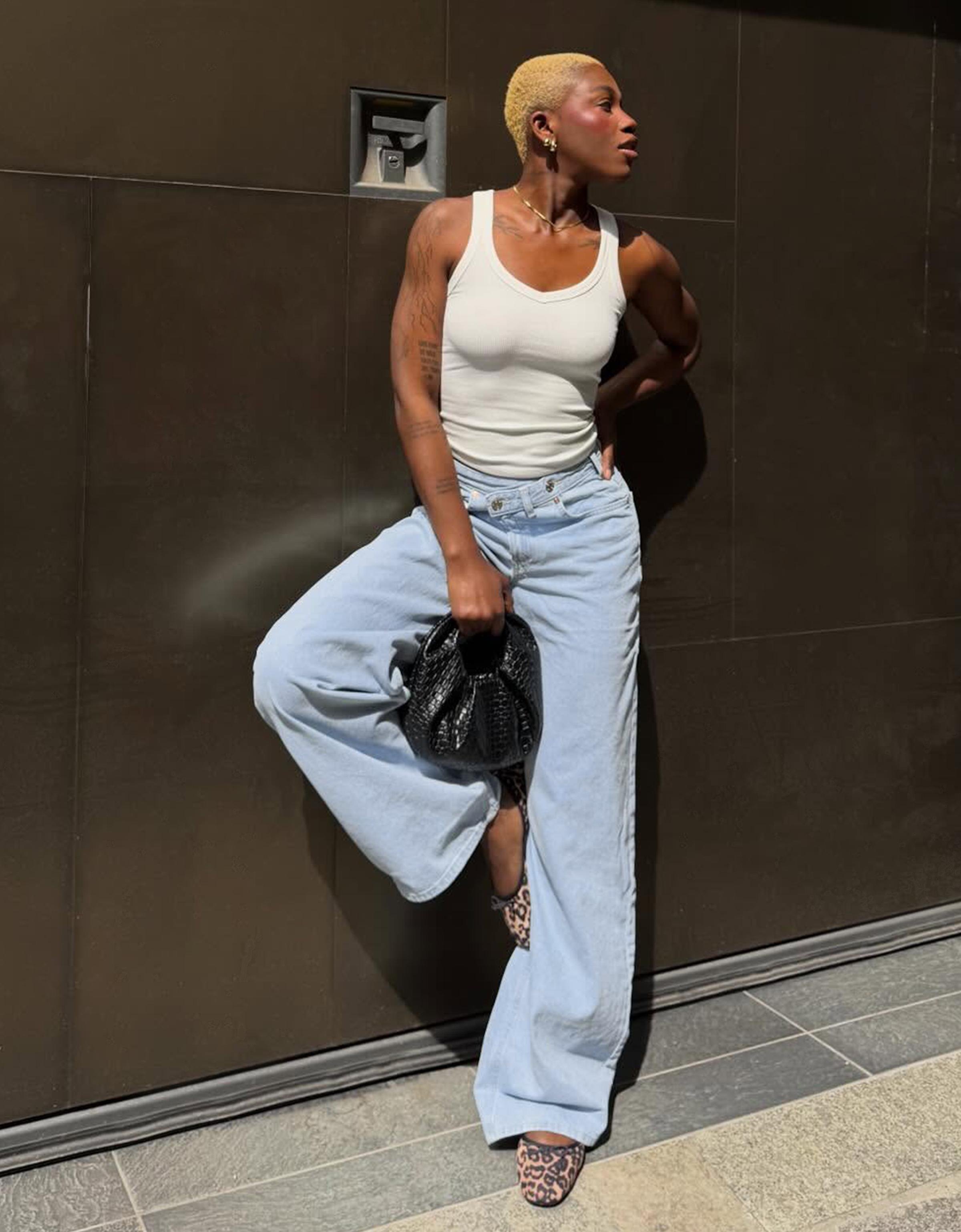 Wide leg jeans with crossover waist — Light blue