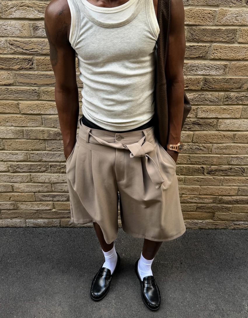 Wide-leg Bermuda shorts with belt-Sand