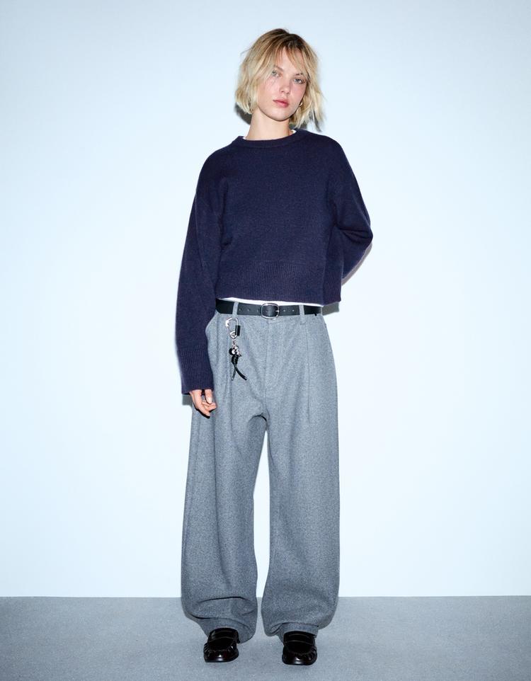 Oversize sweater with ribbed hem