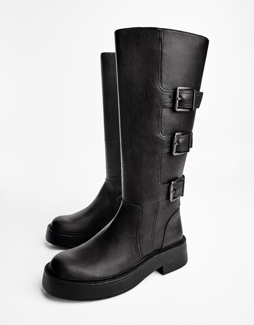 Bota sem salto com fivelas-Preto-4