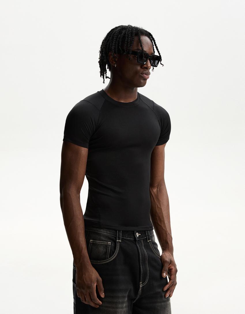 Slim-Fit-T-Shirt mit kurzen Ärmeln und Schlitzen-Schwarz-1
