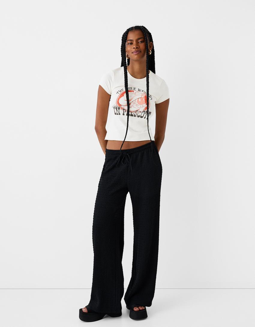 تيشرت بأكمام قصيرة وطبعة-أبيض مطفي-3