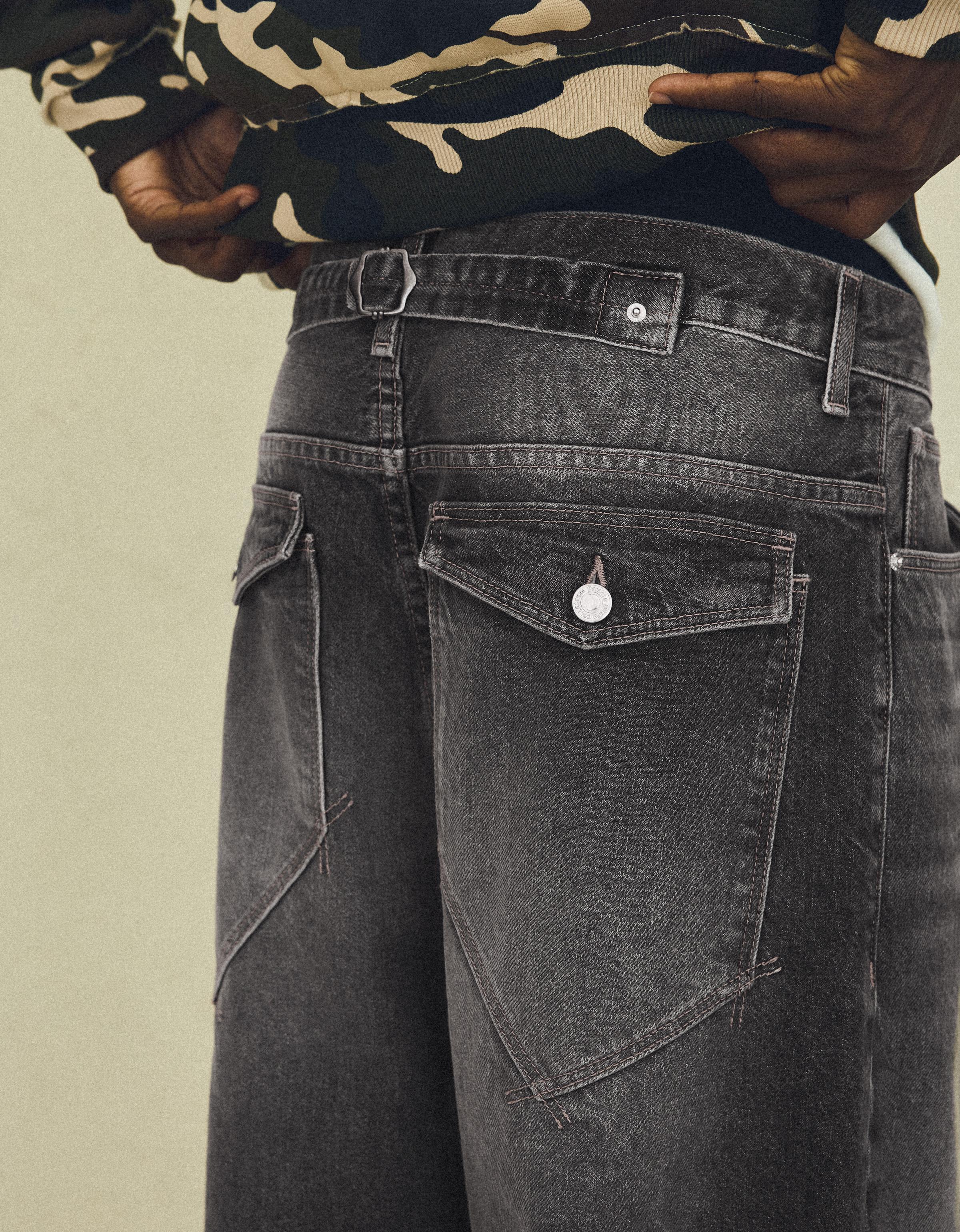Bershka Arka tokalı neo barrel fit jean