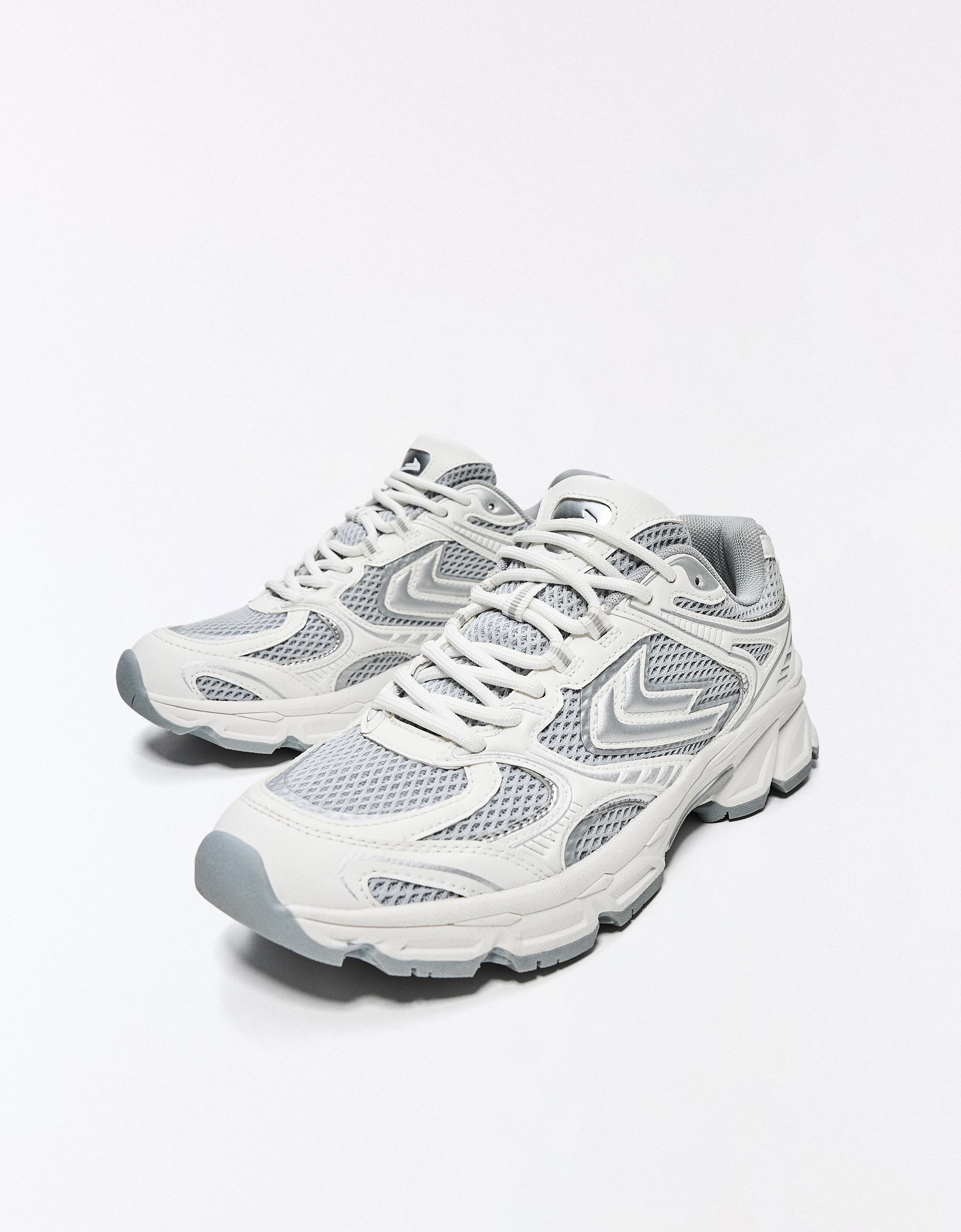 MULTI-PIECE TRAINERS — Multicolored