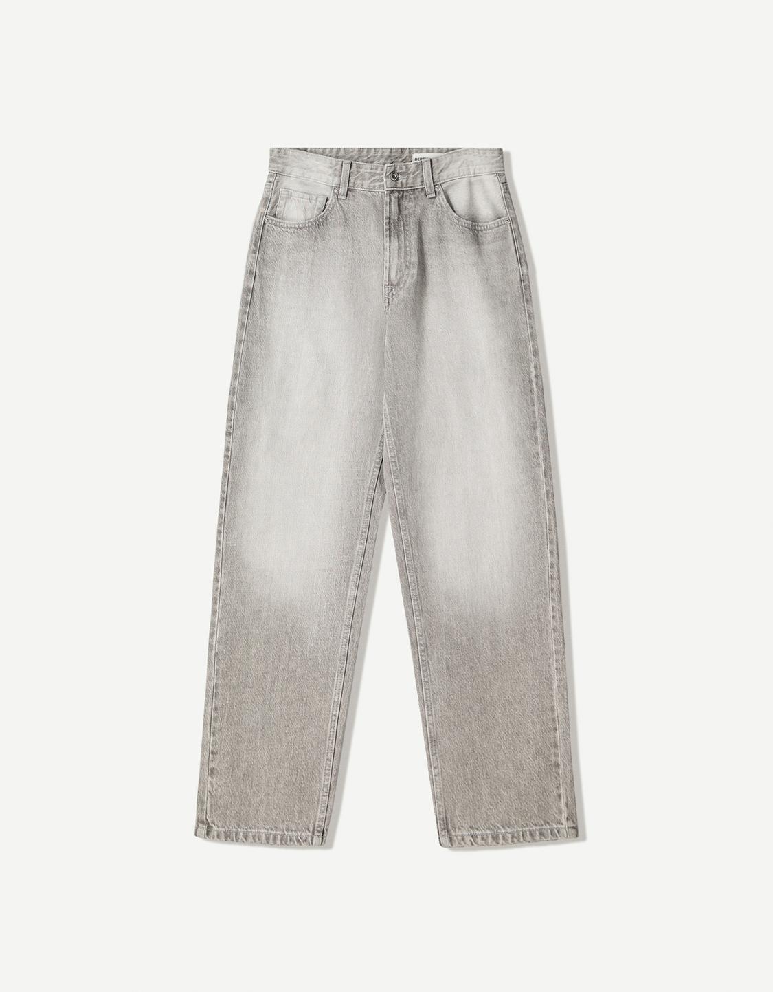 Tapered jeans