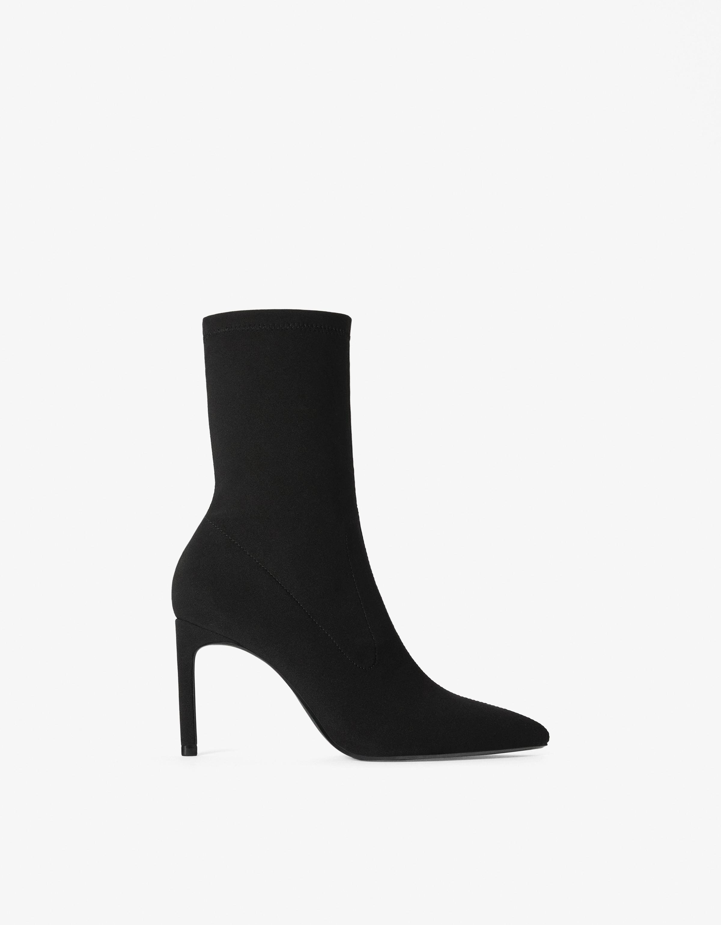 Bershka Eng Anliegende Absatzstiefeletten Damen 35 Schwarz