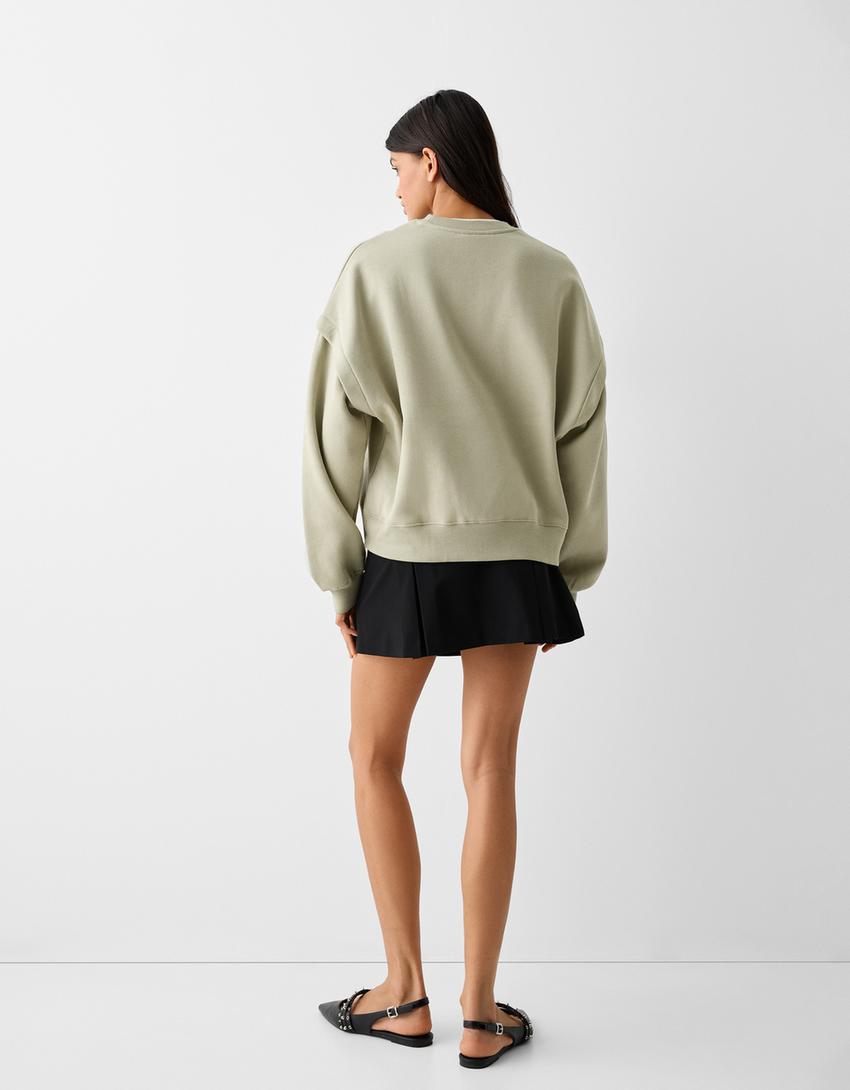 سويت شيرت بياقة دائرية-كاكي-1