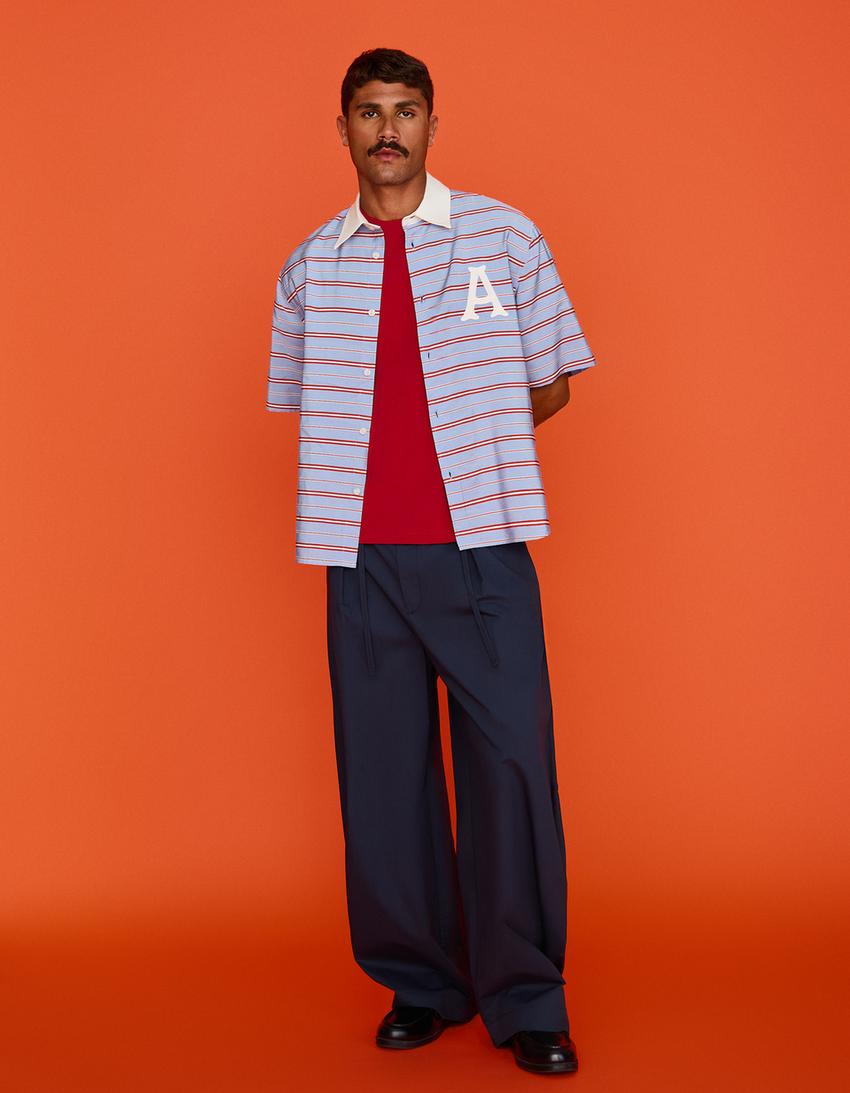 Hímzett, rövid ujjú, szögletes szabású ing-Világoskék