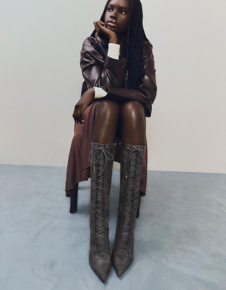 Topuklu bağcıklı çizme