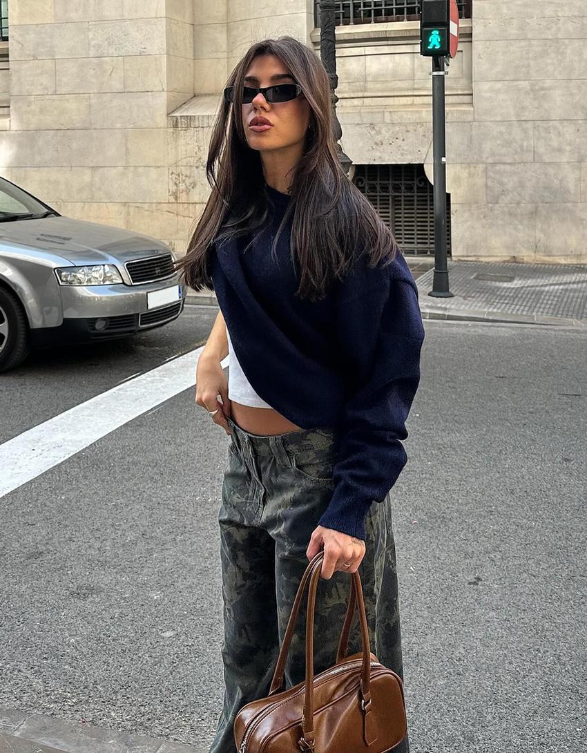 Round neck sweater-Blue
